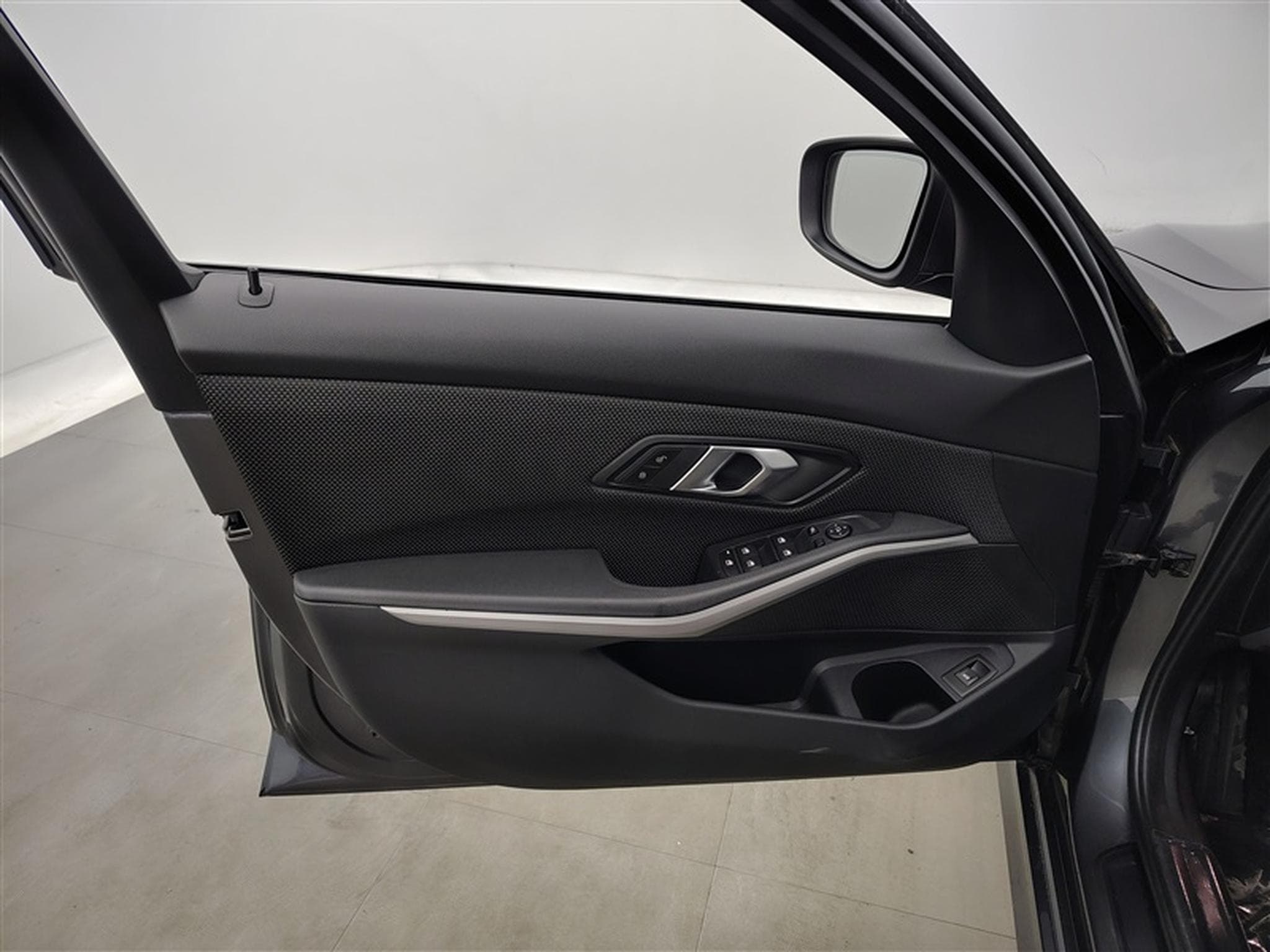 BMW 318 318iA Business NAVI/LED/JA17/PDC AV AR (2021) - Photo 17
