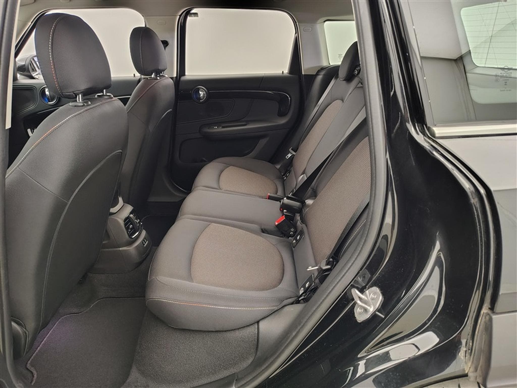 MINI Countryman 1.5A PHEV Cooper SE ALL4/NAVI/FULL LED/JA17/PDC (2023) - Photo 13