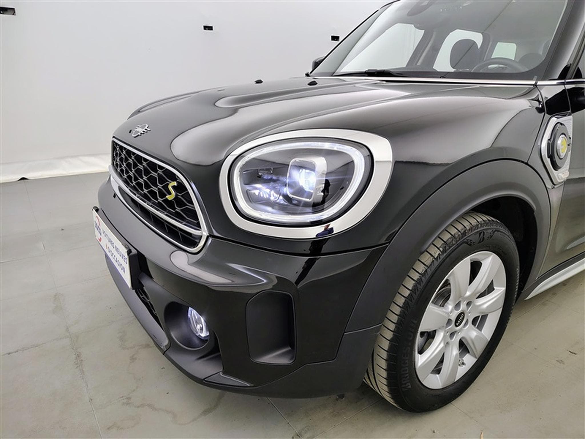 MINI Countryman 1.5A PHEV Cooper SE ALL4/NAVI/FULL LED/JA17/PDC (2023) - Photo 15