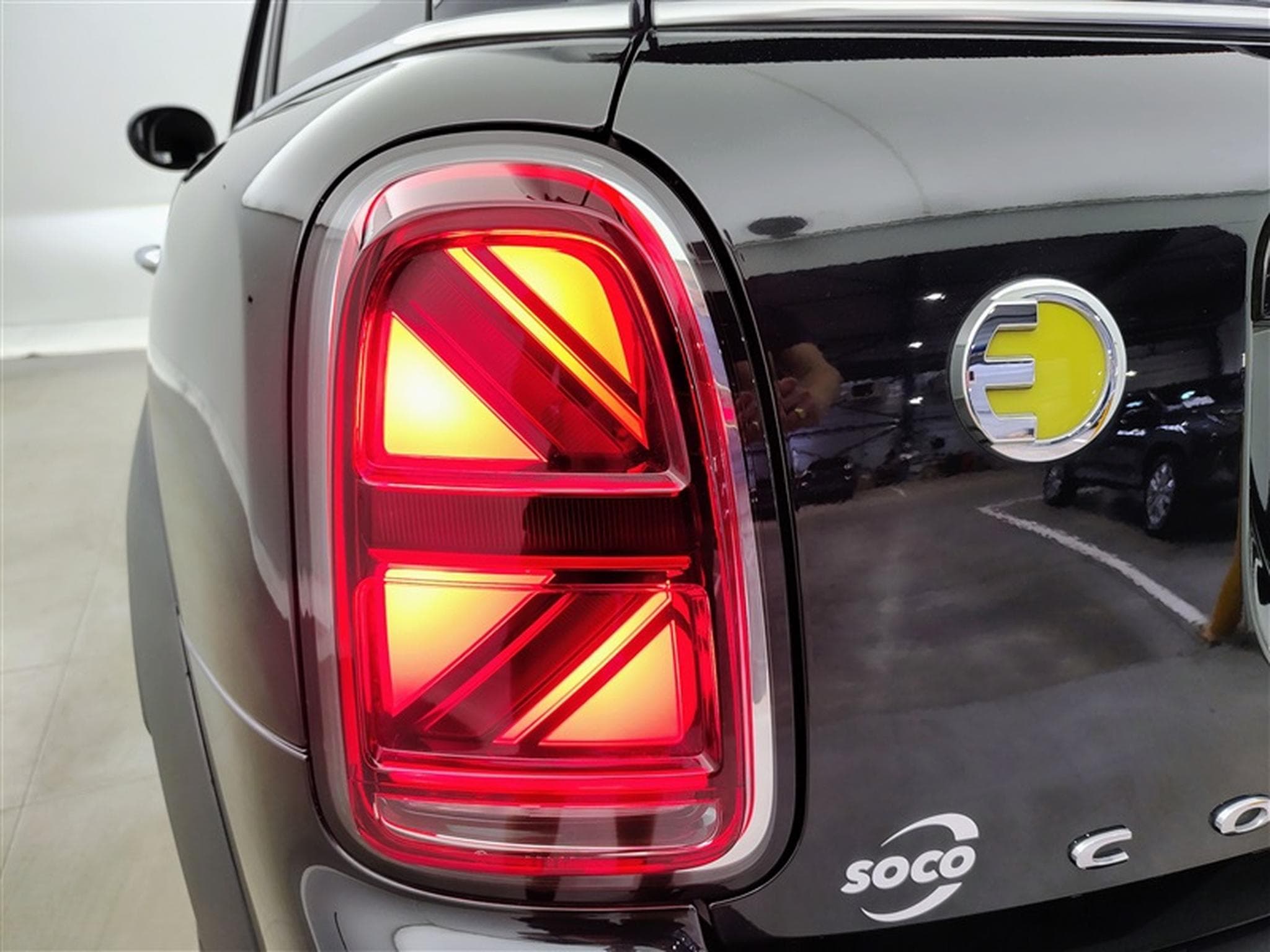 MINI Countryman 1.5A PHEV Cooper SE ALL4/NAVI/FULL LED/JA17/PDC (2023) - Photo 16