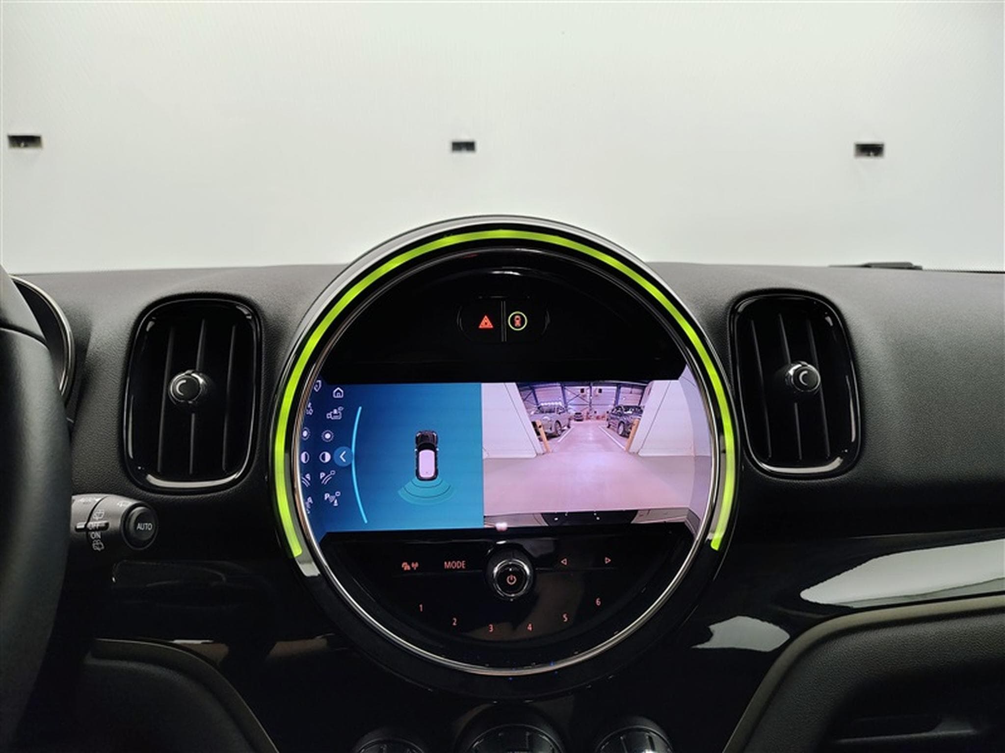 MINI Countryman 1.5A PHEV Cooper SE ALL4/NAVI/FULL LED/JA17/PDC (2023) - Photo 18