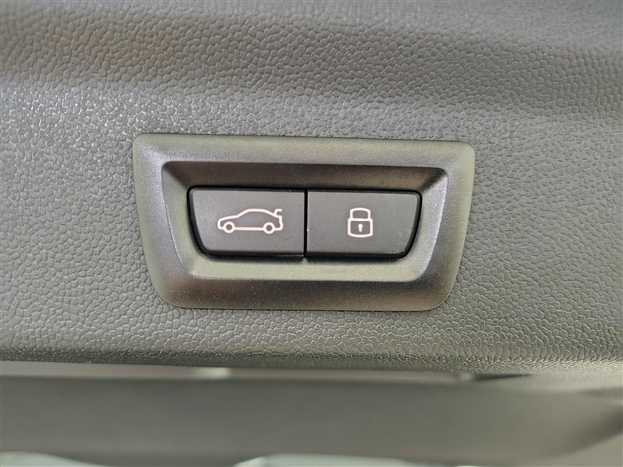 MINI Countryman 1.5A PHEV Cooper SE ALL4/NAVI/FULL LED/JA17/PDC (2023) - Photo 19