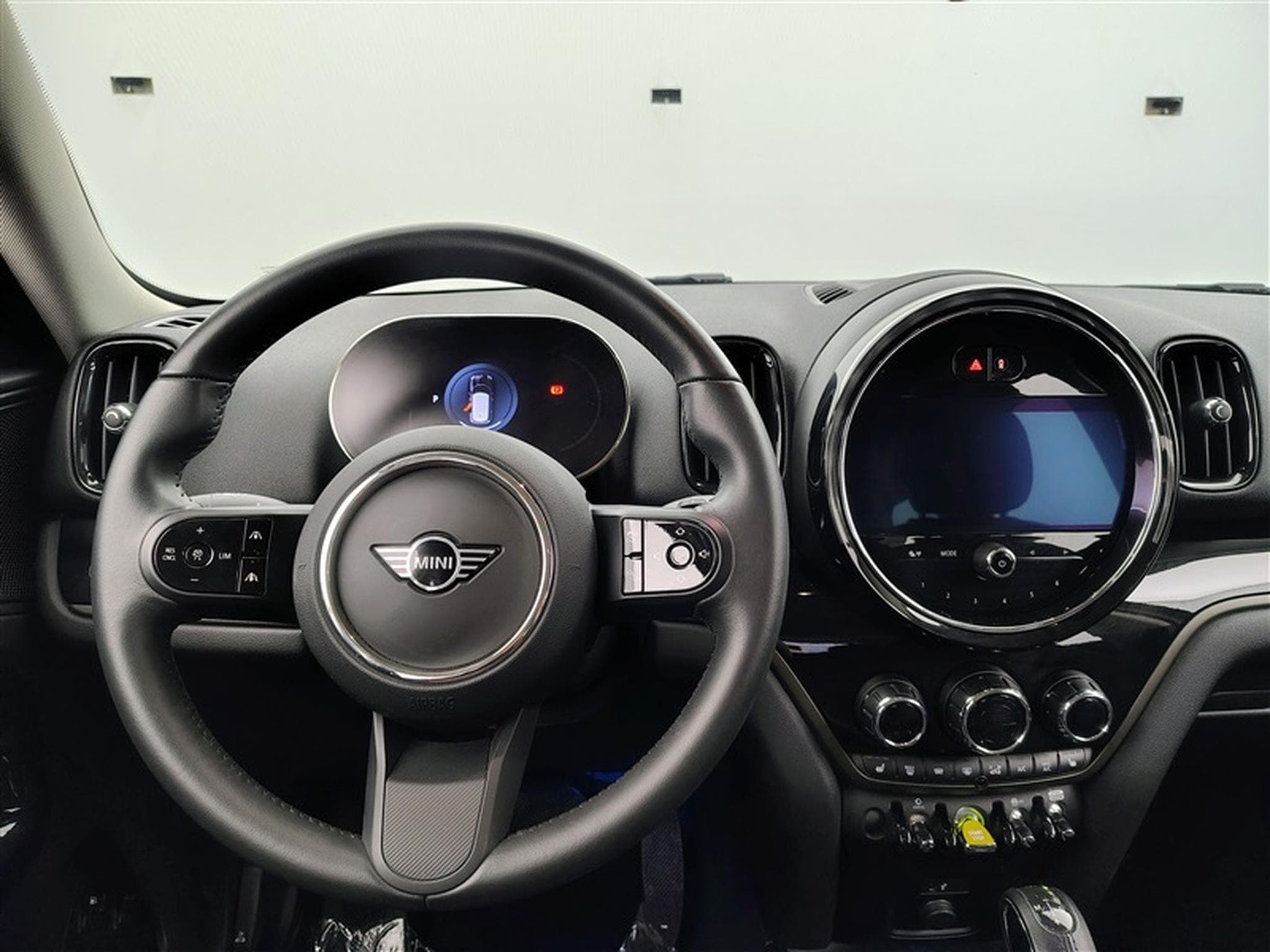 MINI Countryman 1.5A PHEV Cooper SE ALL4/NAVI/FULL LED/JA17/PDC (2023) - Photo 9