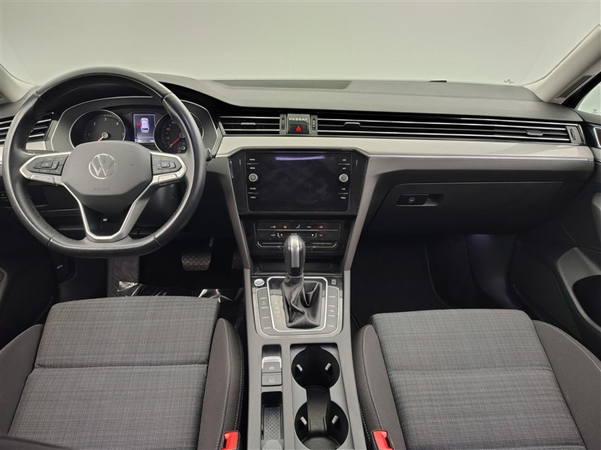 VW Passat 2.0 TDi Style DSG Navi / Led / PDC av+ar (2021) - Photo 8