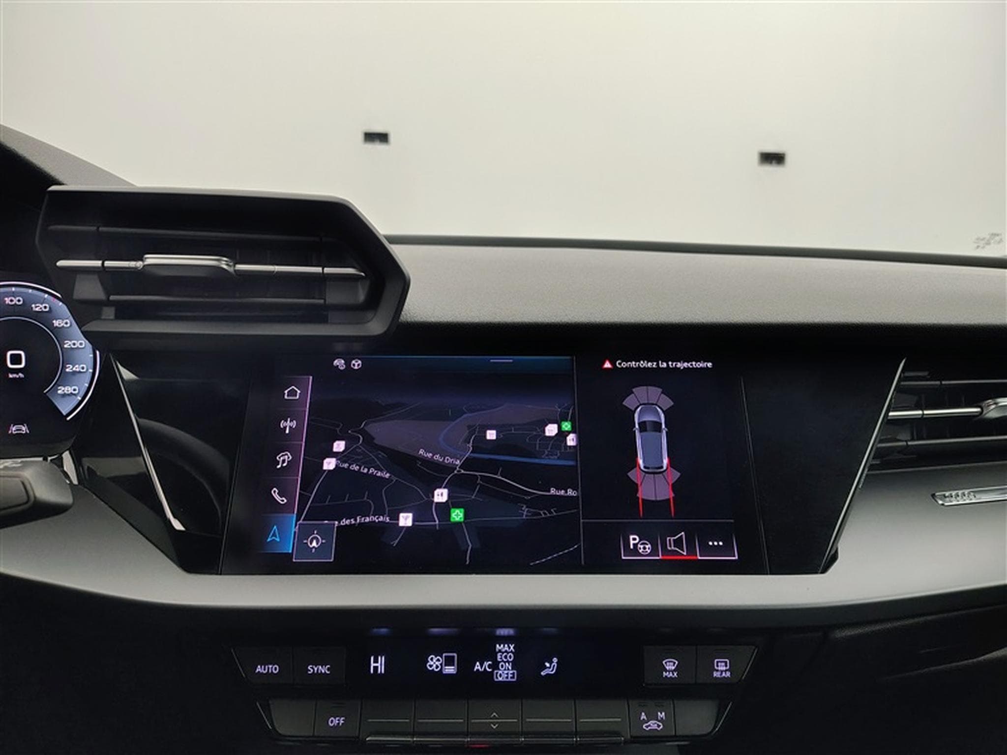 Audi A3 30 TFSI Advanced S tronic Navi / Led / PDC av+ar (2025) - Photo 18