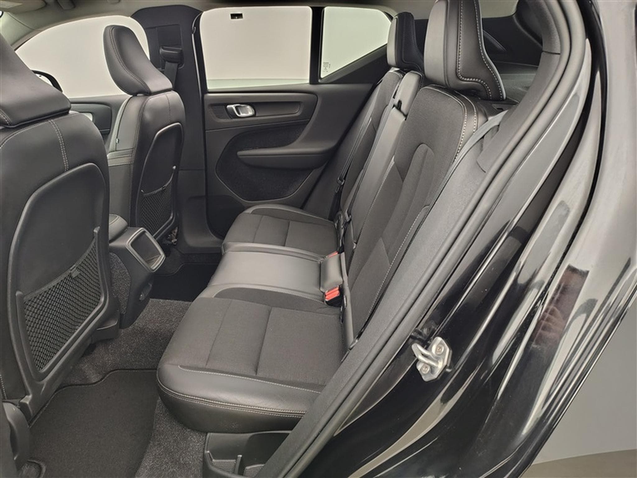 Volvo XC40 1.5 T3 Momentum Pro S-CUIR/NAVI/TO PANO/FULL LED/JA/PDC (2019) - Photo 13