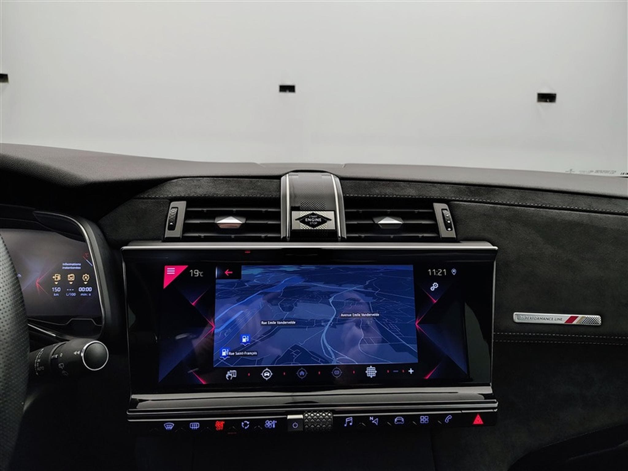 DS Automobiles DS7 1.2 Crossback EAT8 Perform. Line NAVI / ALCANTARA / FULL LED (2021) - Photo 11