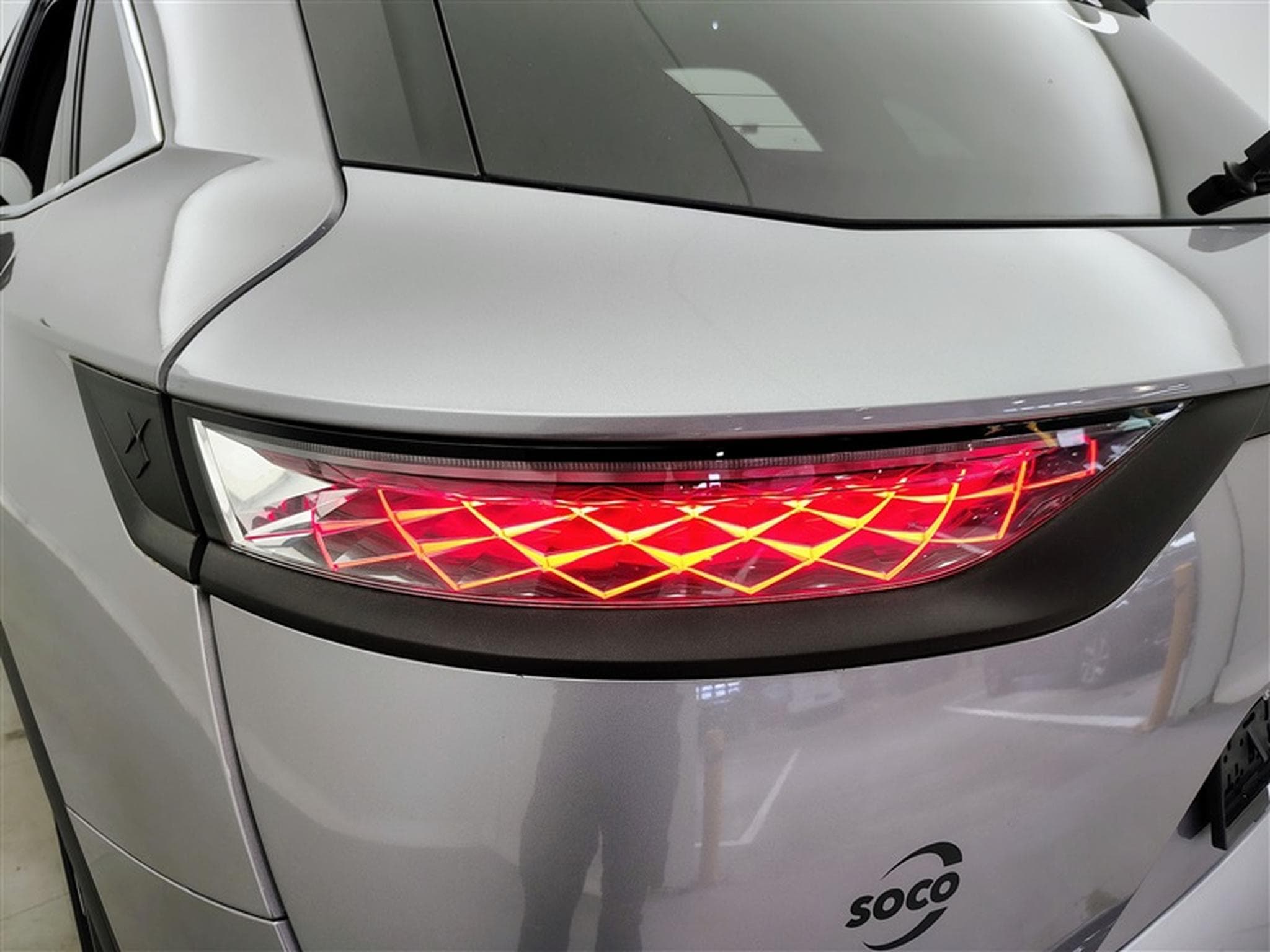 DS Automobiles DS7 1.2 Crossback EAT8 Perform. Line NAVI / ALCANTARA / FULL LED (2021) - Photo 16