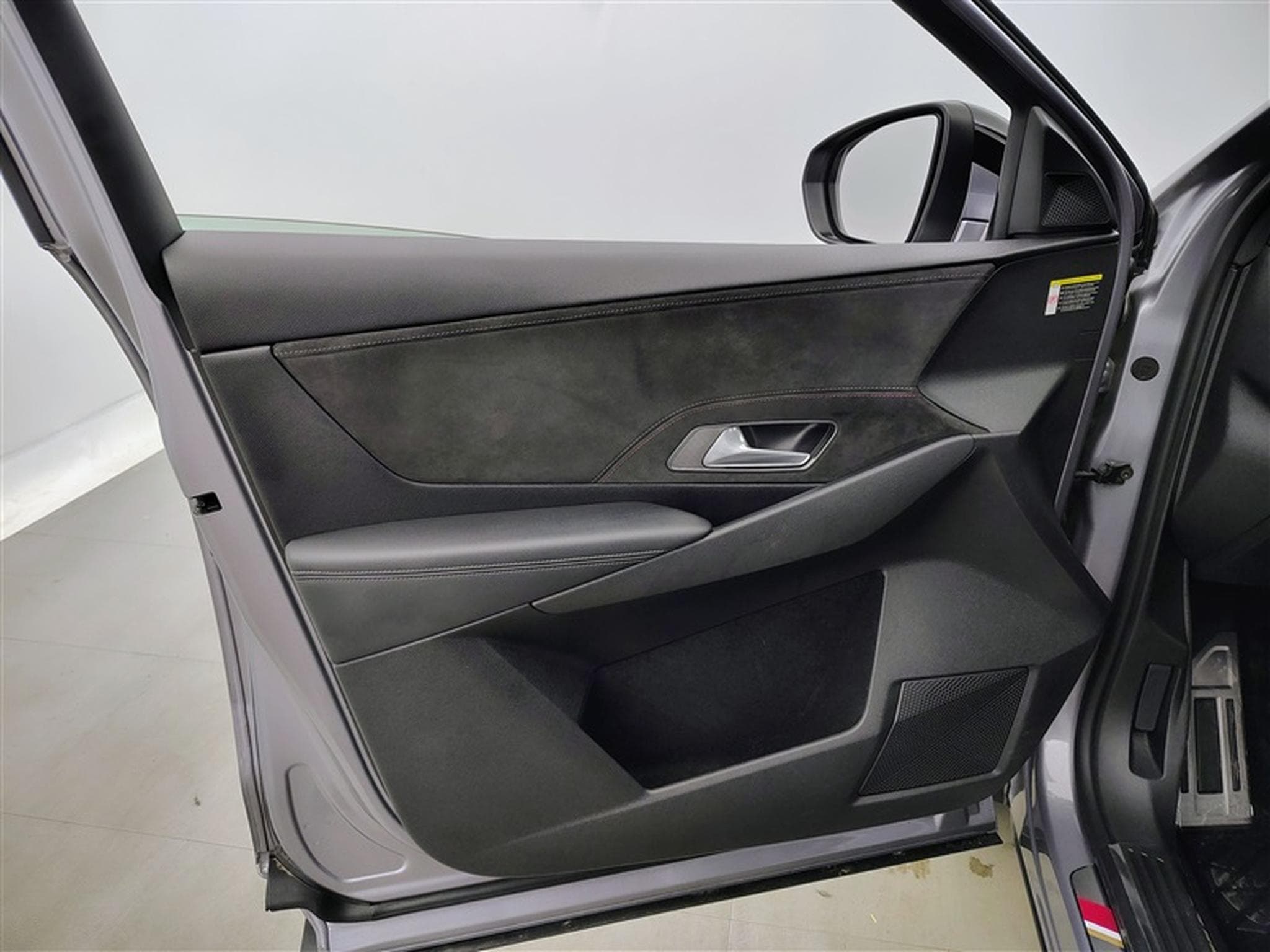 DS Automobiles DS7 1.2 Crossback EAT8 Perform. Line NAVI / ALCANTARA / FULL LED (2021) - Photo 17