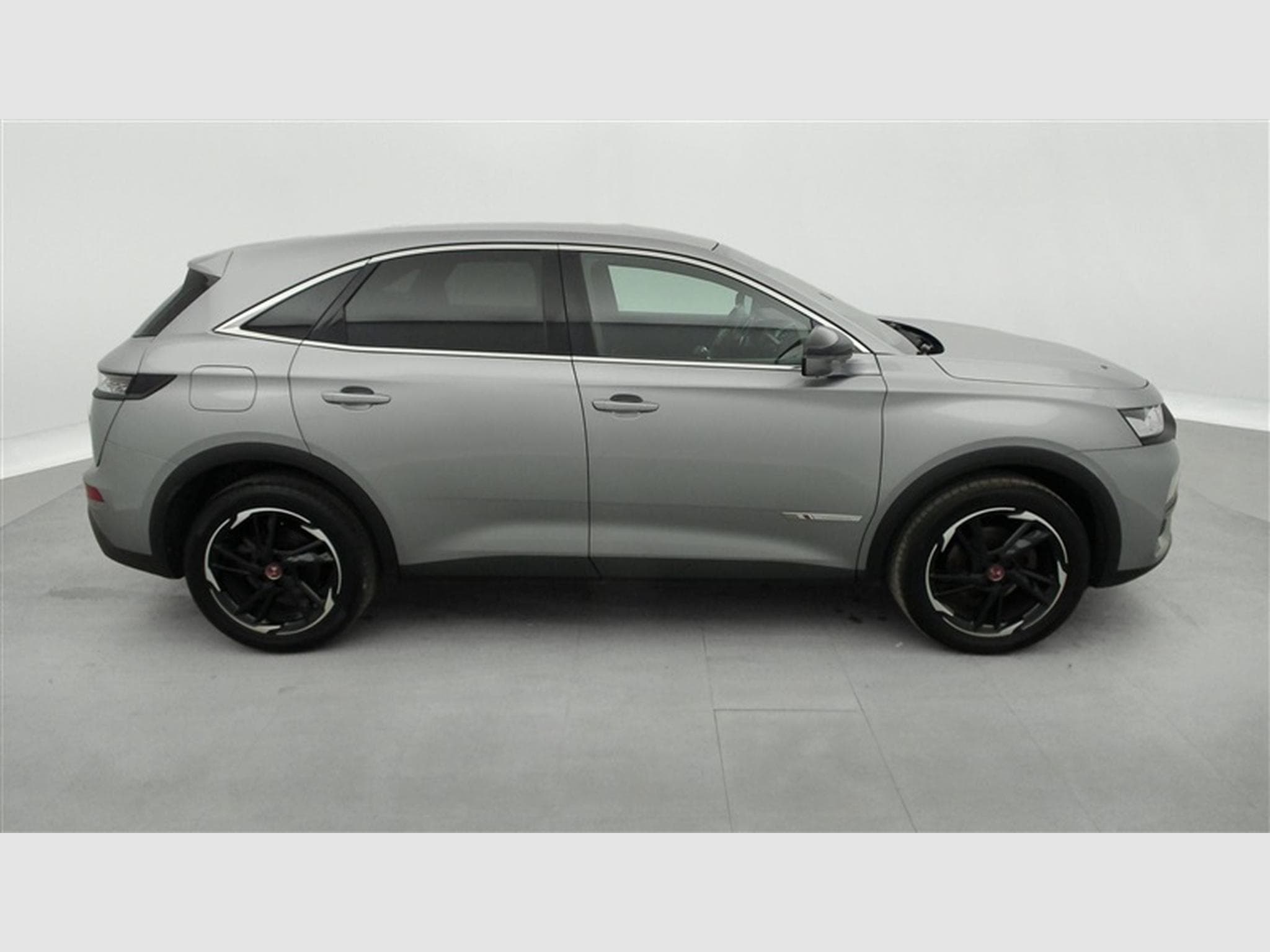 DS Automobiles DS7 1.2 Crossback EAT8 Perform. Line NAVI / ALCANTARA / FULL LED (2021) - Photo 24