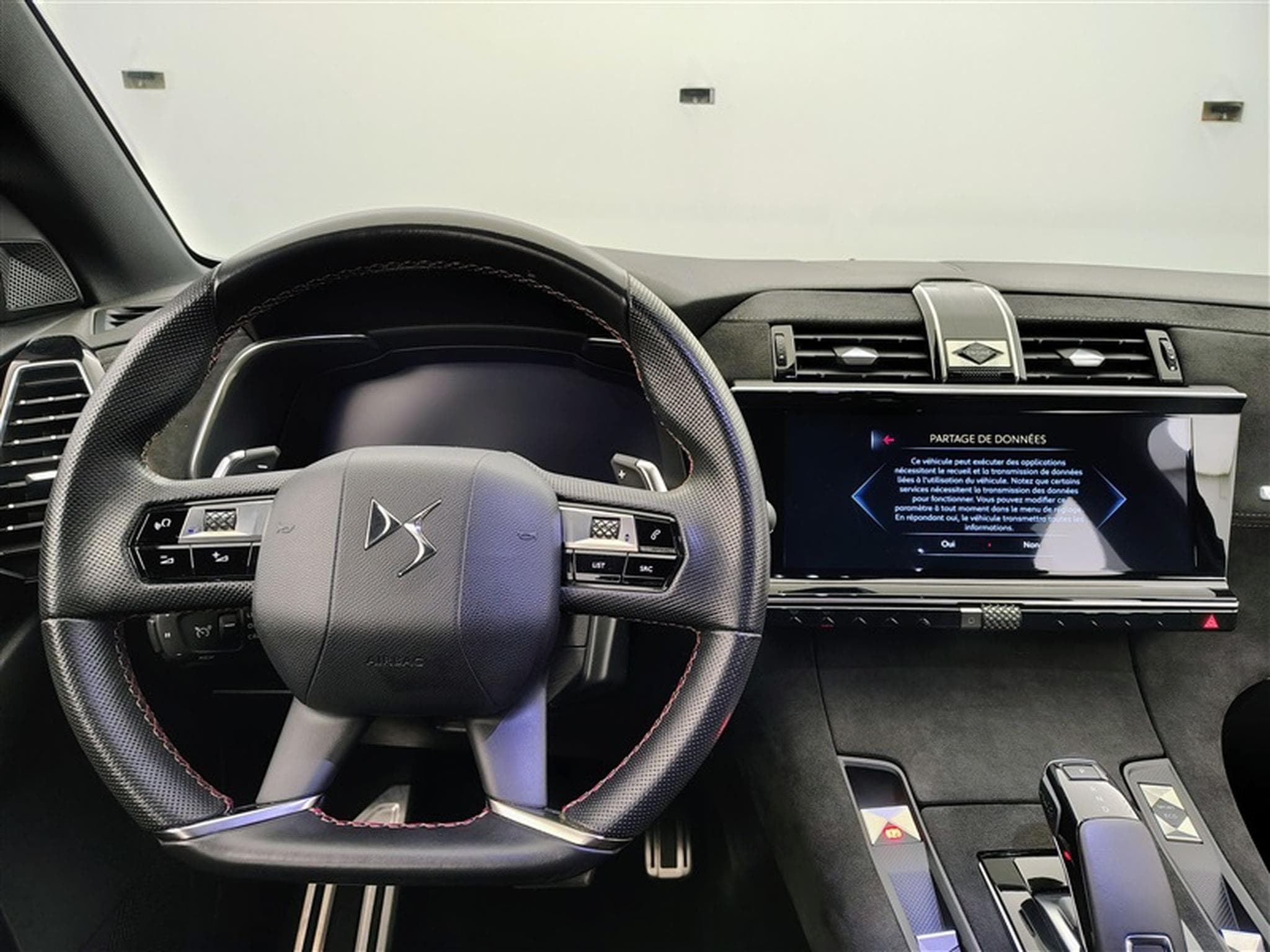 DS Automobiles DS7 1.2 Crossback EAT8 Perform. Line NAVI / ALCANTARA / FULL LED (2021) - Photo 9