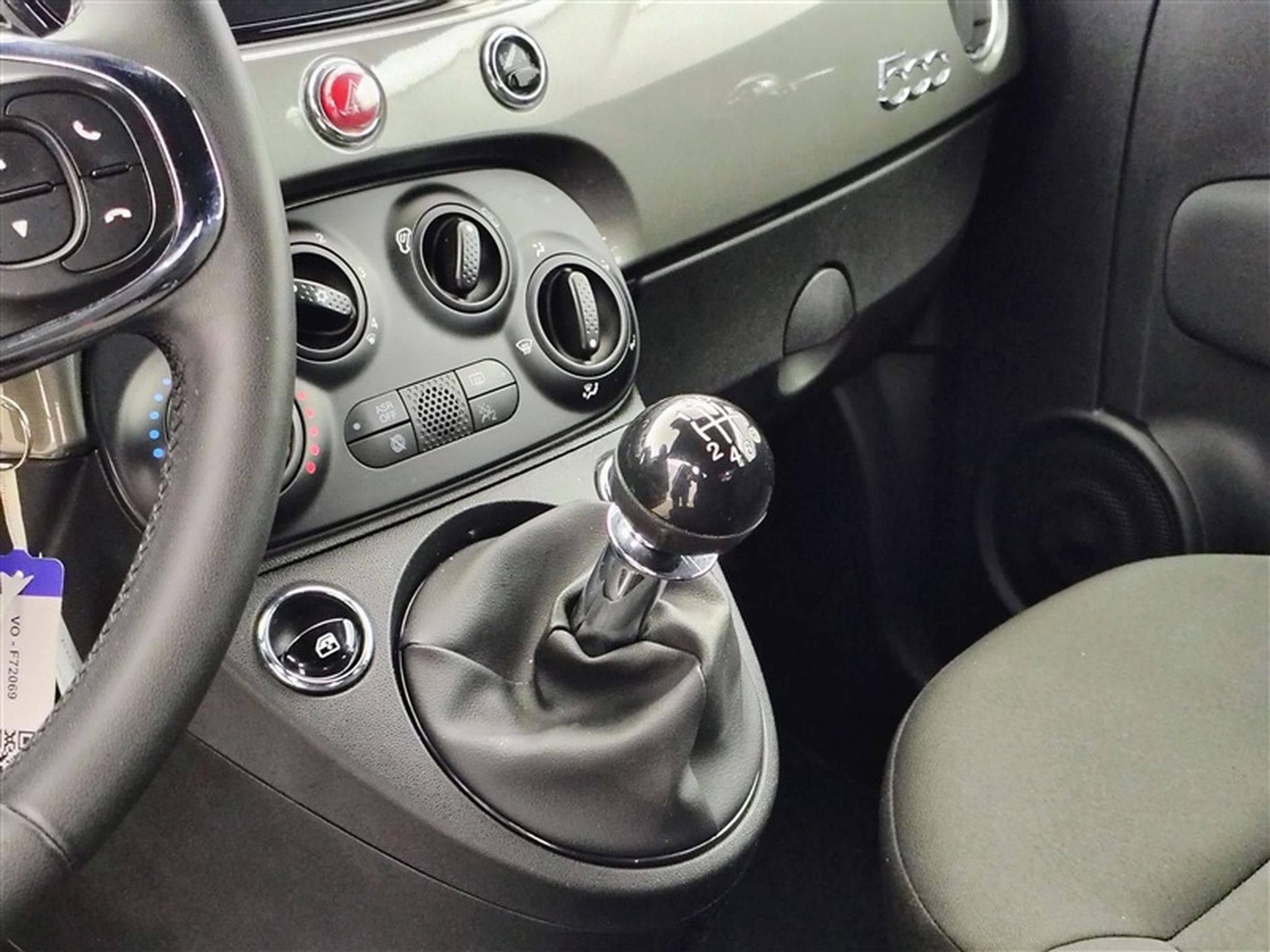 Fiat 500 1.0i MHEV Pop CARPLAY / PDC (2023) - Photo 11