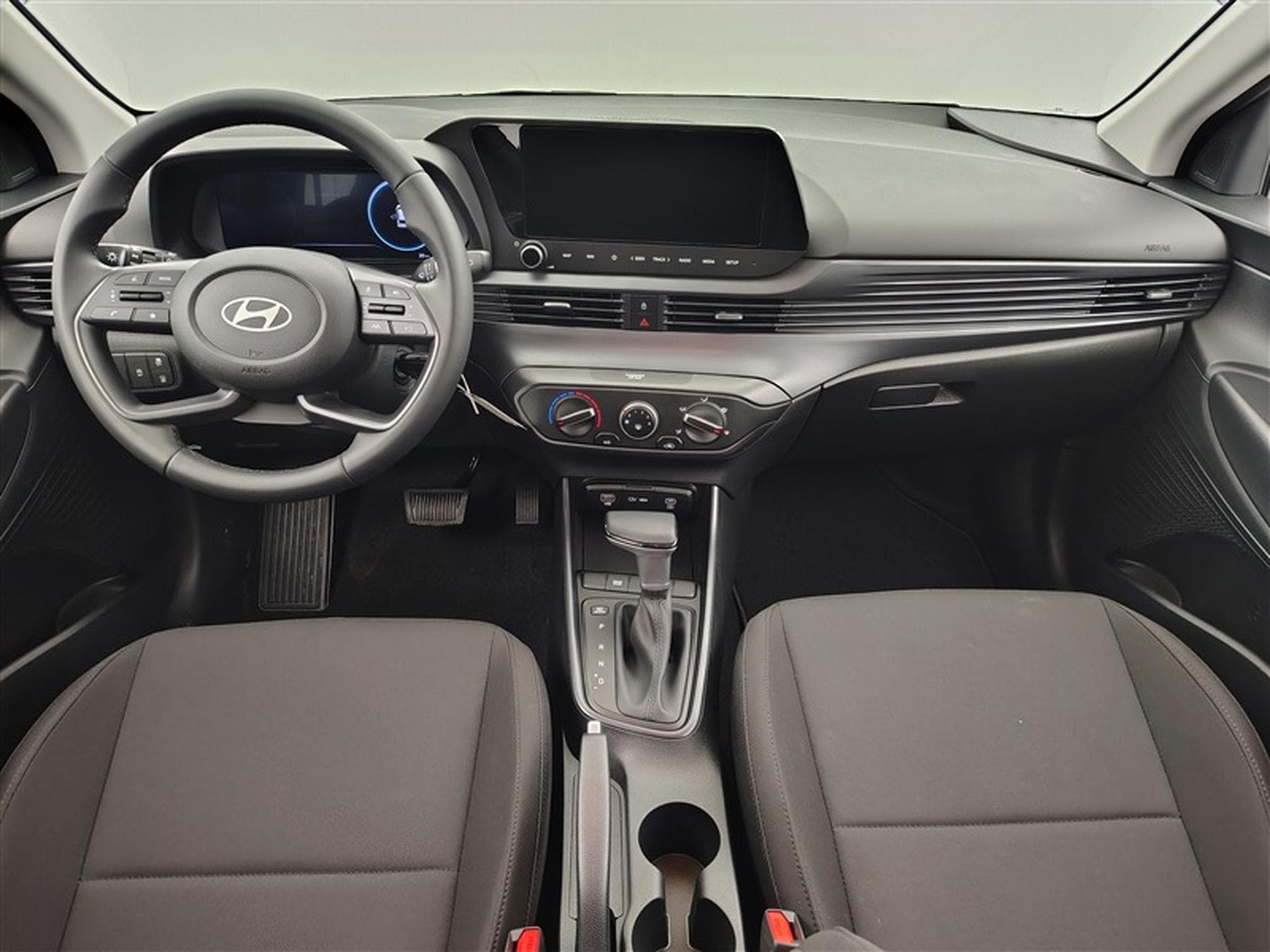 Hyundai i20 1.0 T-GDi 90Cv DCT ConnectLine NAVI / CARPLAY / CAMERA (2026) - Photo 8