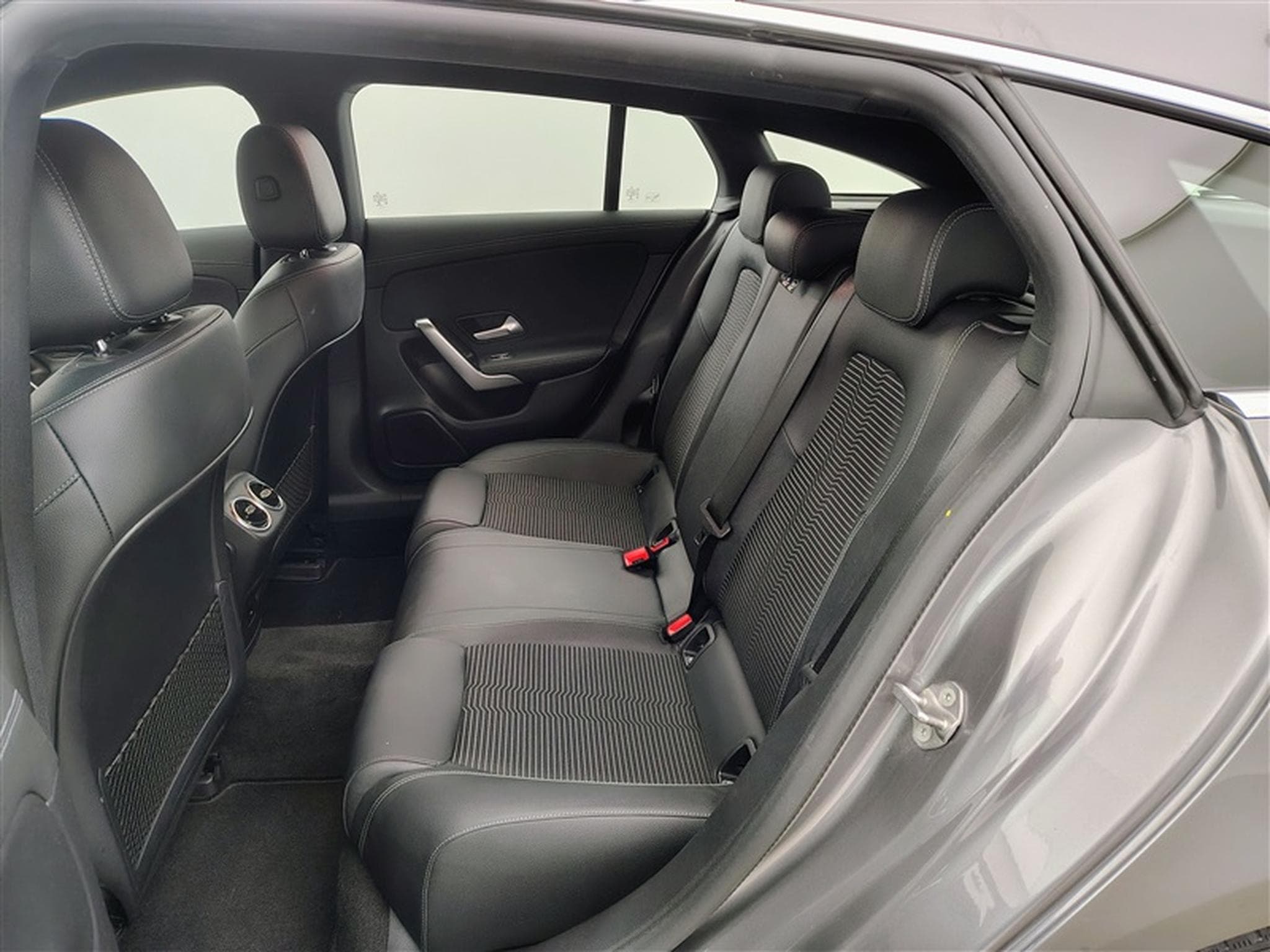 Mercedes CLA 250 e PHEV Business Line  Navi / Led / PDC av+ar (2022) - Photo 13