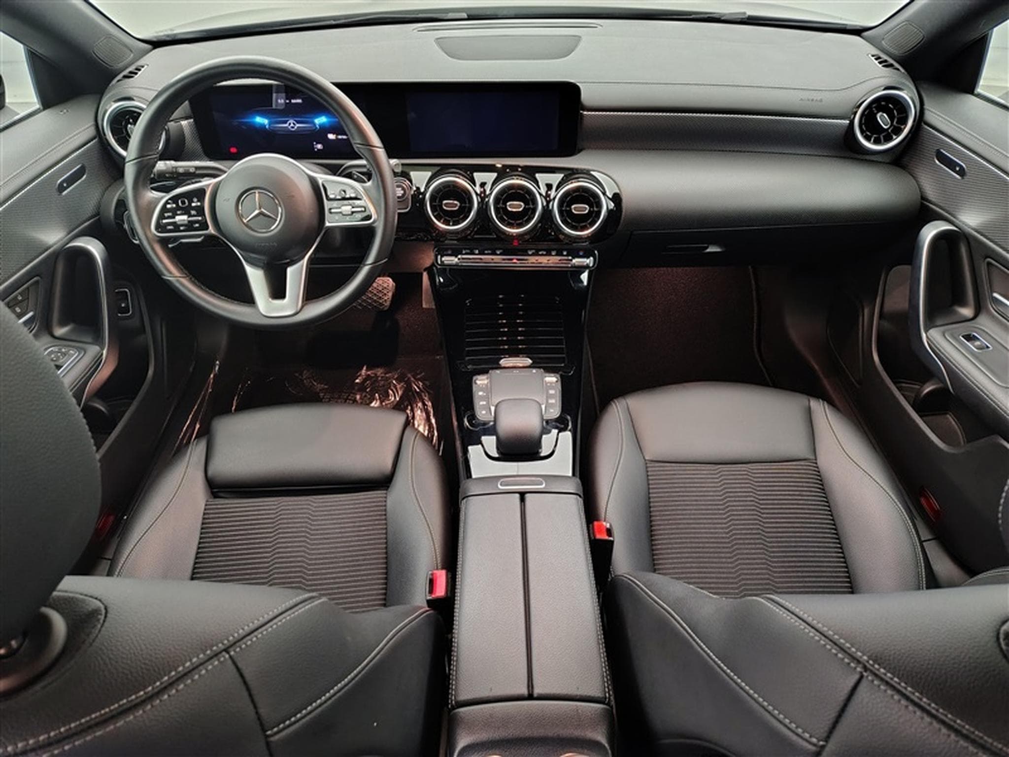 Mercedes CLA 250 e PHEV Business Line  Navi / Led / PDC av+ar (2022) - Photo 8