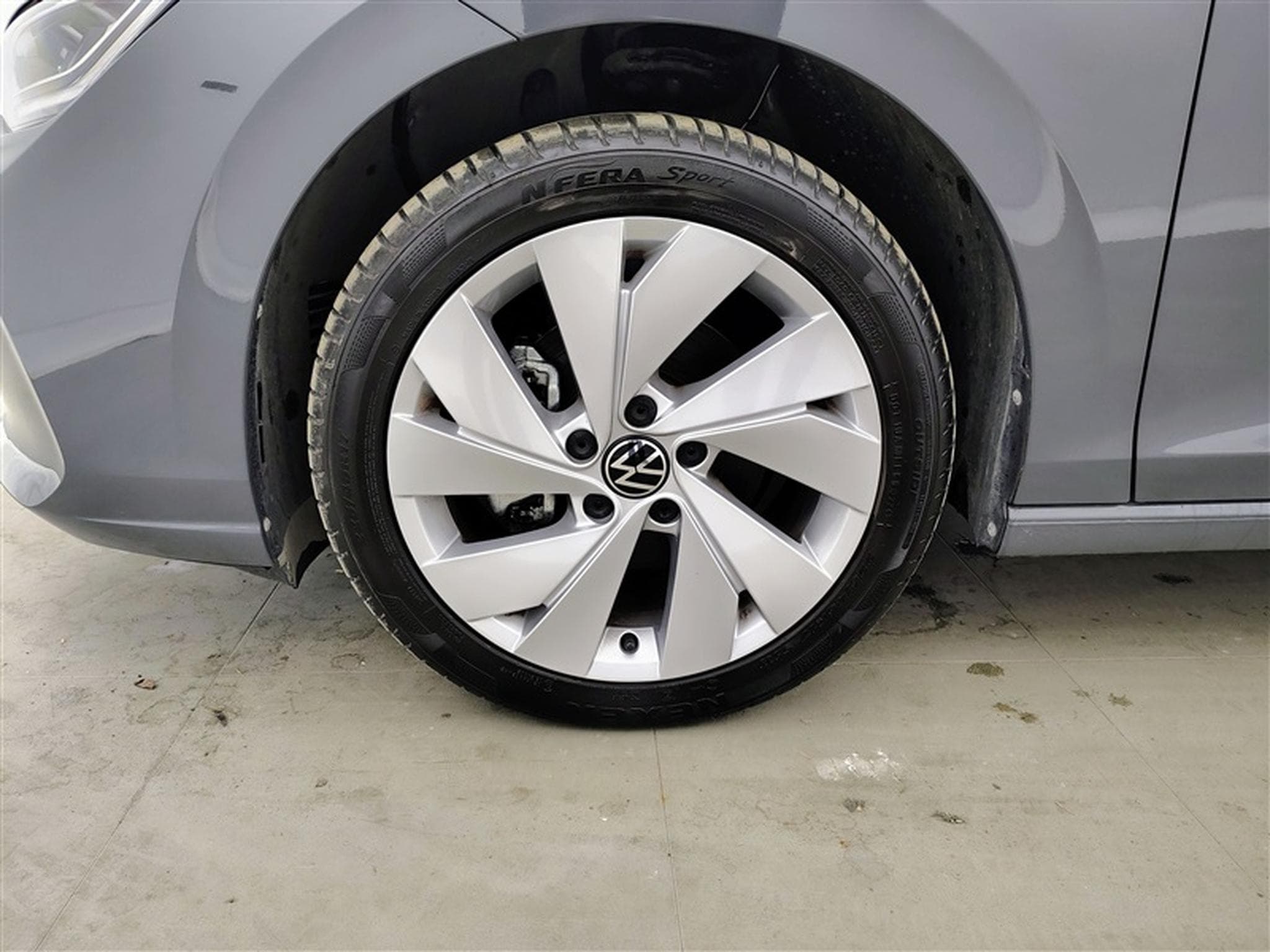 VW Golf 1.5 eTSI Life DSG/NAVI/TO PANO/FULL LED/JA17/PDC (2024) - Photo 6