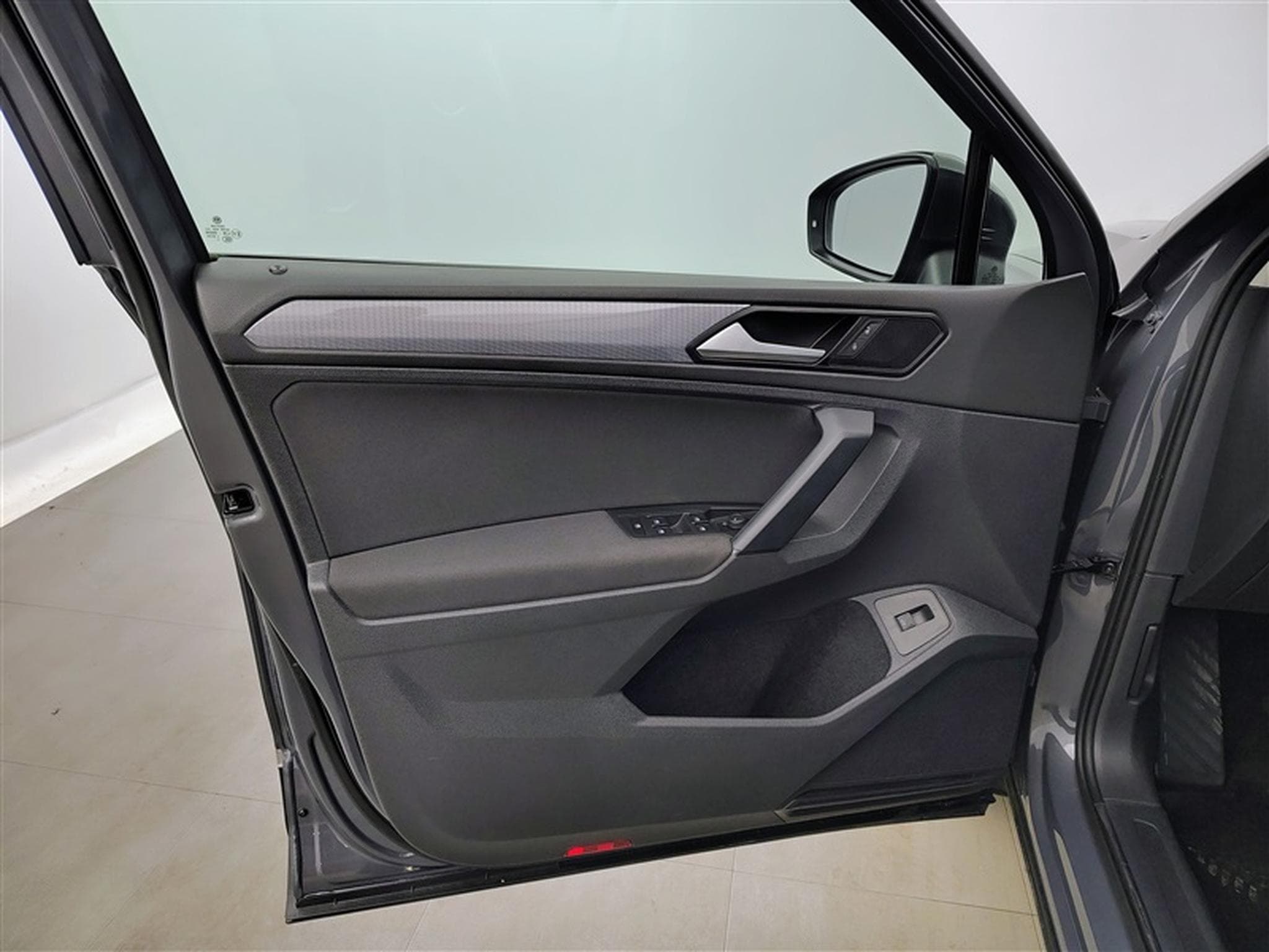 VW Tiguan 1.5 TSI ACT Life NAVI/FULL LED/JA17/PDC AV AR (2020) - Photo 15