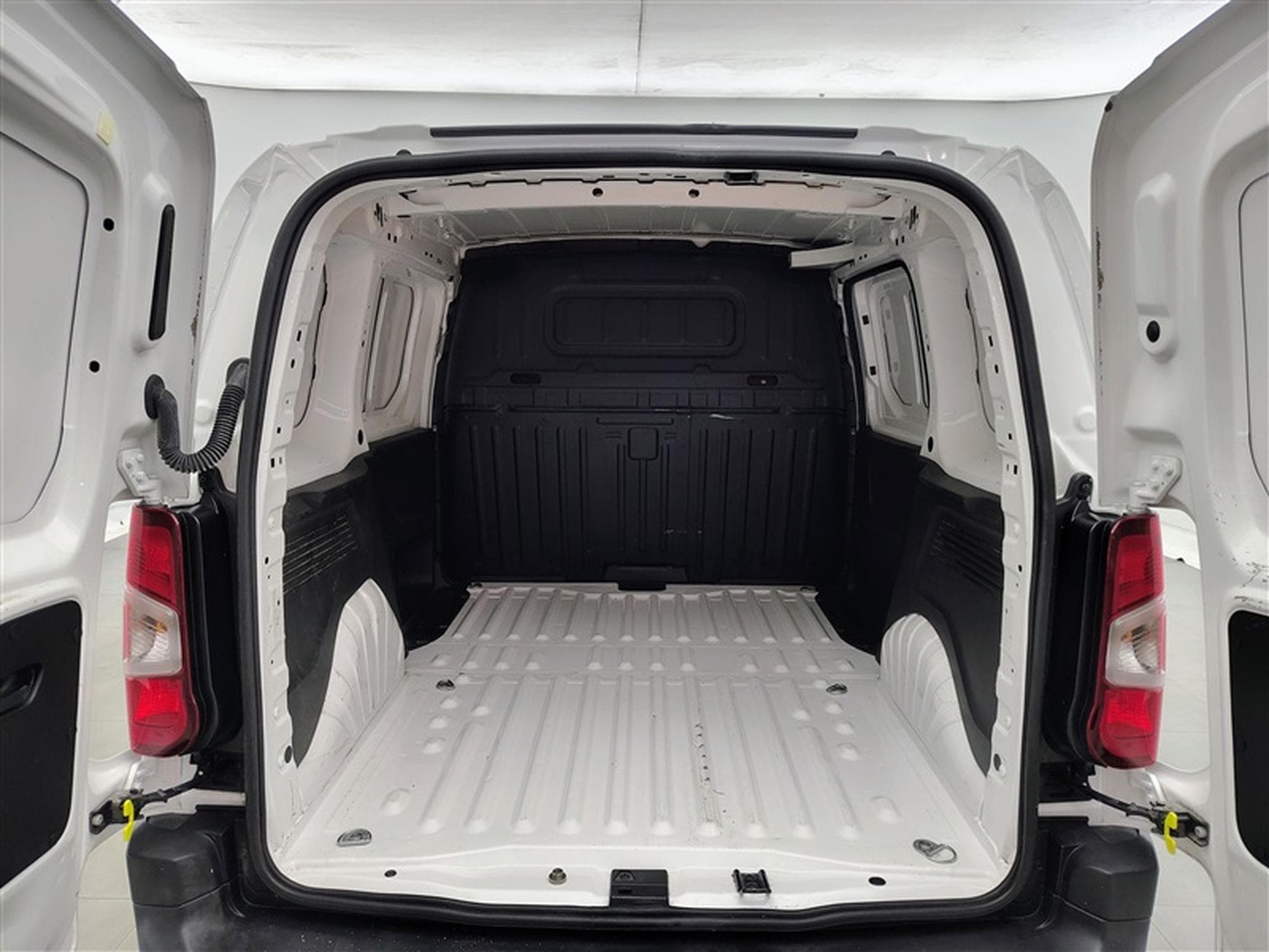 Opel Combo 1.5 TD BlueInj. Comfort NAVI / CLIM / BLUETOOTH (2021) - Photo 13
