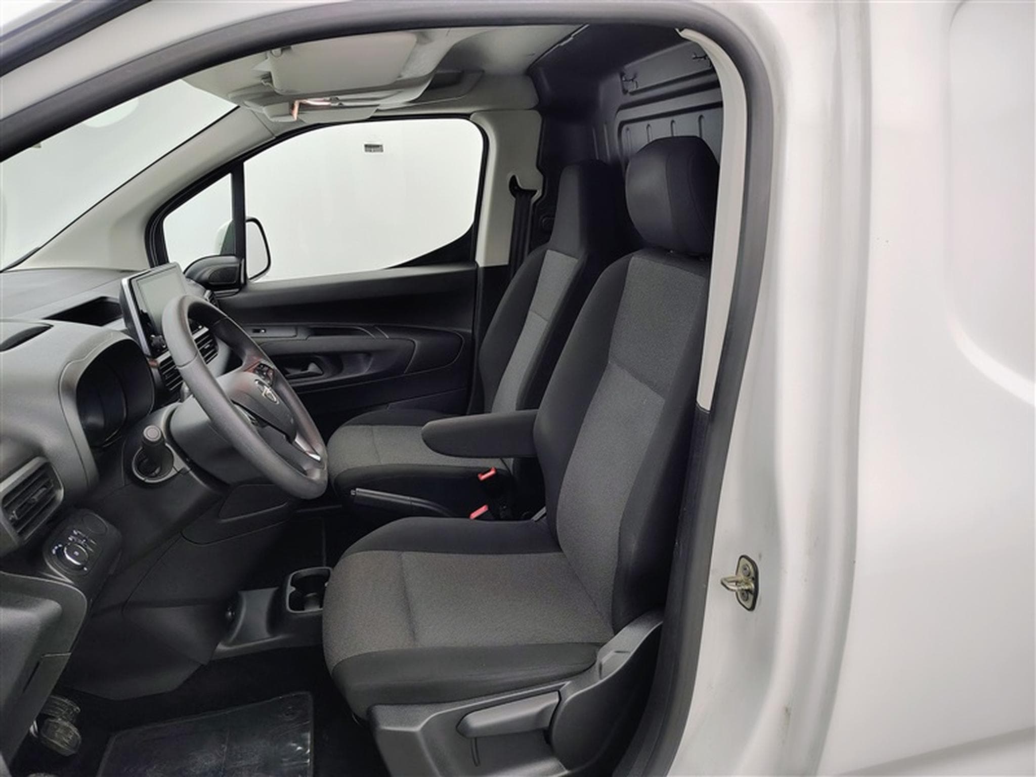 Opel Combo 1.5 TD BlueInj. Comfort NAVI / CLIM / BLUETOOTH (2021) - Photo 7