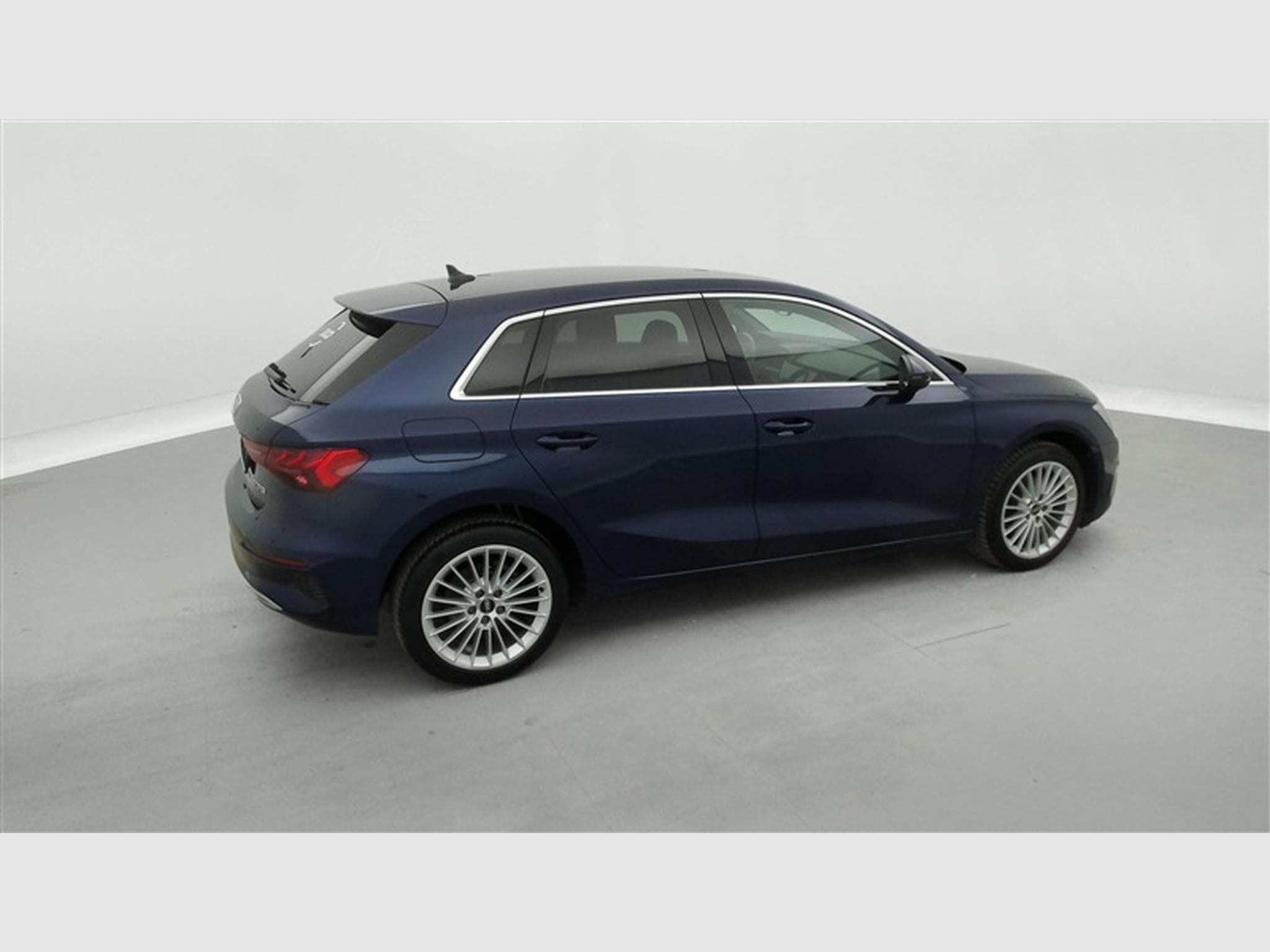 Audi A3 30 TFSI S-Tronic Advanced  Cuir / Navi / Led (2022) - Photo 24