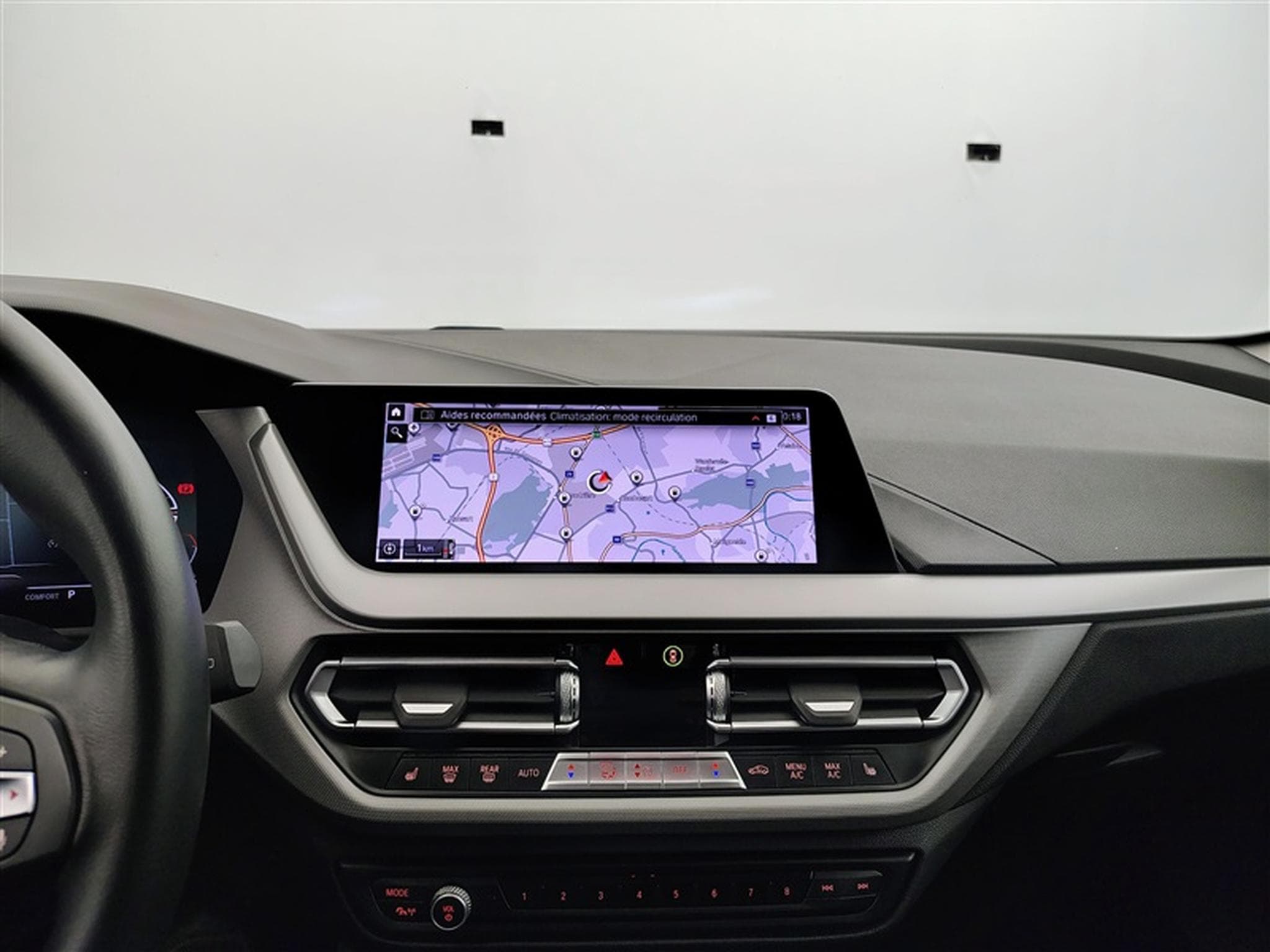 BMW 116 dA Cuir / Navi Cockpit / Led / PDC av+ar (2021) - Photo 11