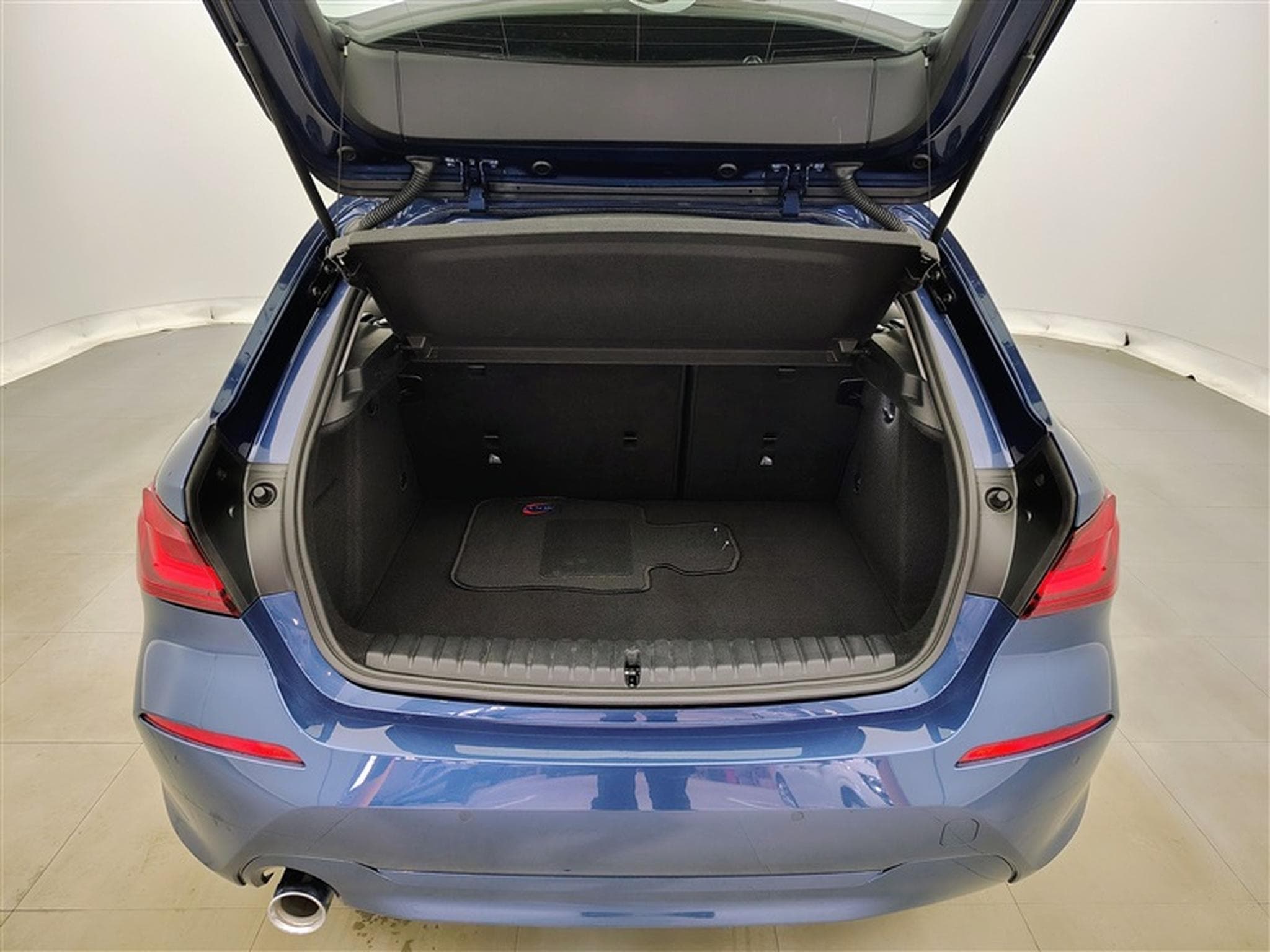 BMW 116 dA Cuir / Navi Cockpit / Led / PDC av+ar (2021) - Photo 14