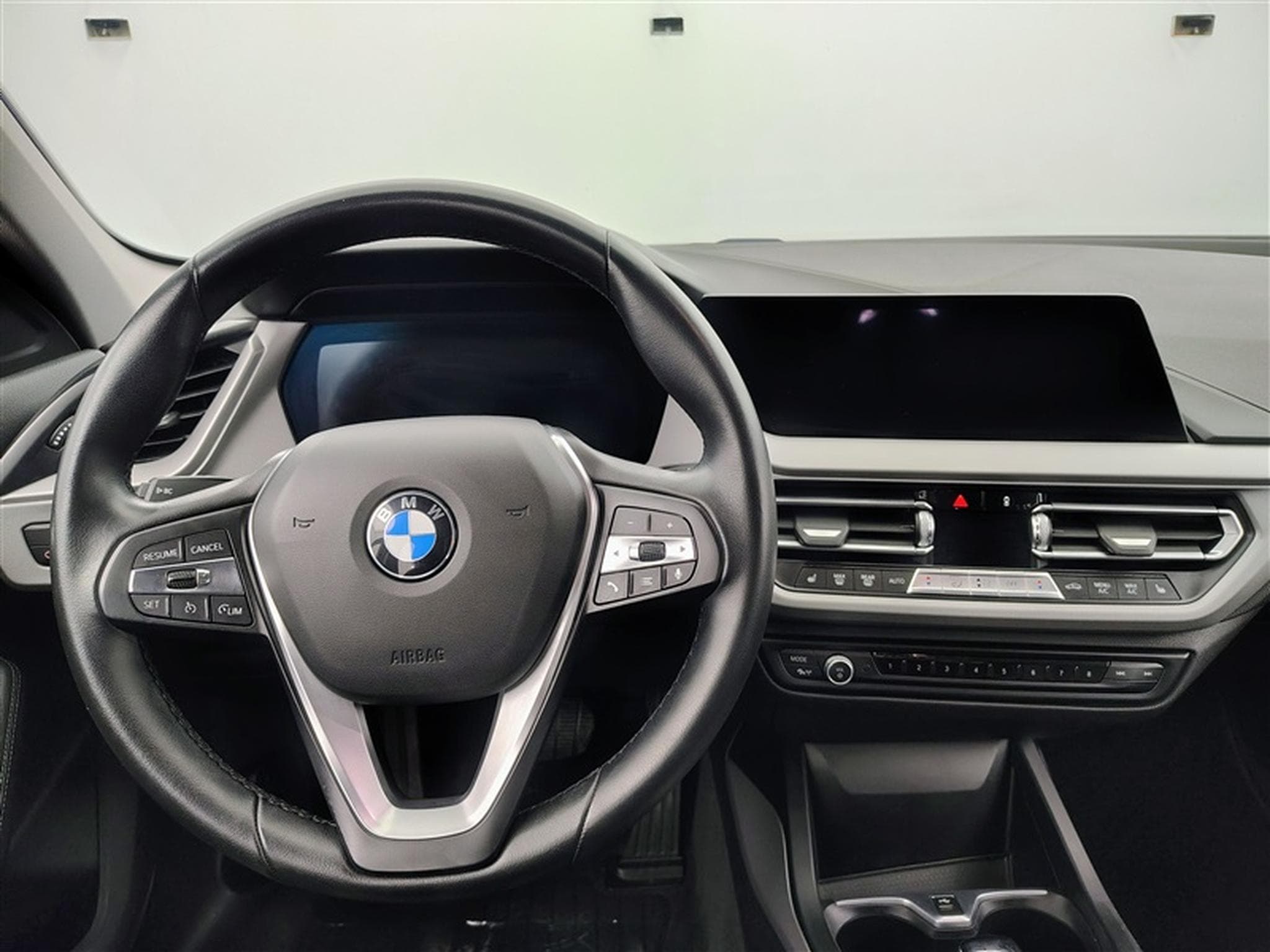 BMW 116 dA Cuir / Navi Cockpit / Led / PDC av+ar (2021) - Photo 9