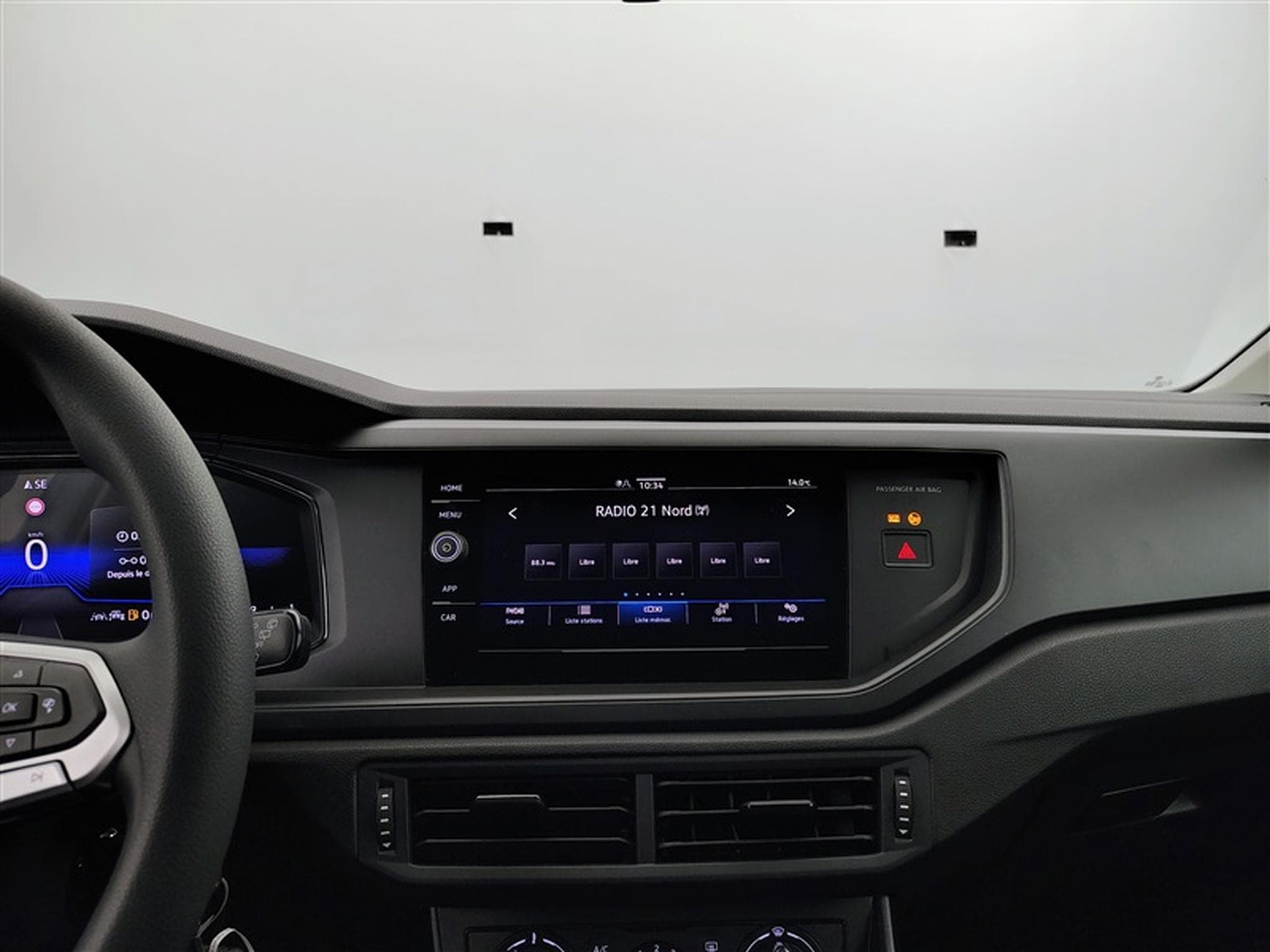 VW Polo 1.0 MPI 80cv Life CARPLAY / FULL LED / PDC AR (2026) - Photo 11