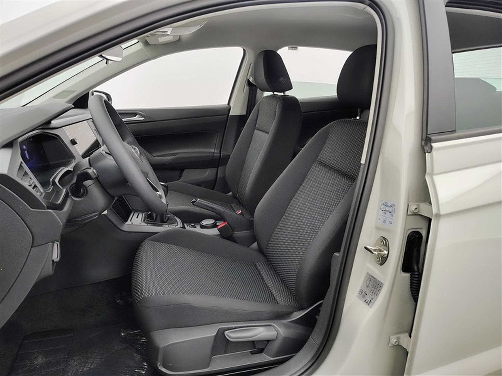 VW Polo 1.0 MPI 80cv Life CARPLAY / FULL LED / PDC AR (2026) - Photo 7