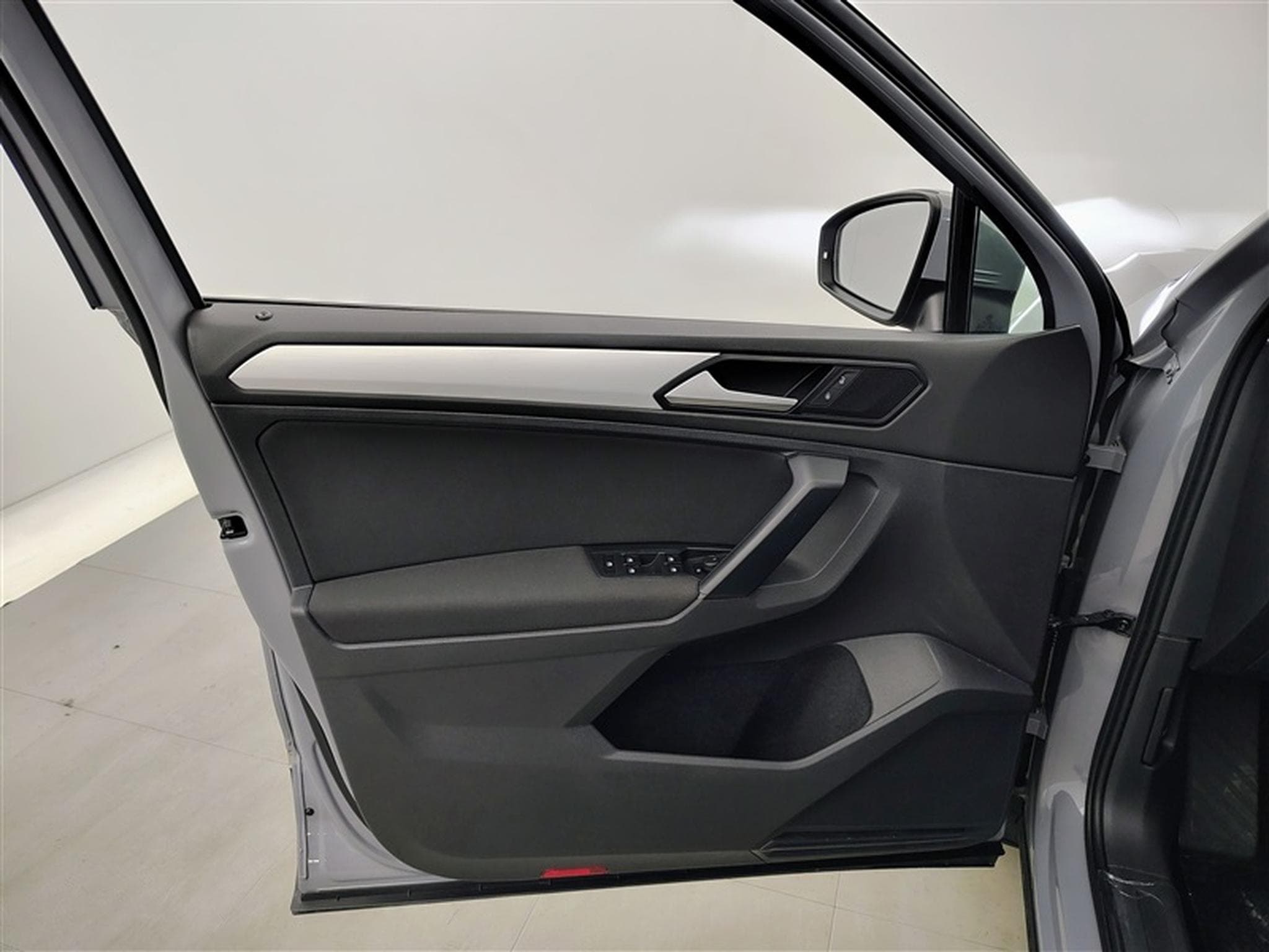 VW Tiguan 1.5 TSI ACT Active OPF (2021) - Photo 17
