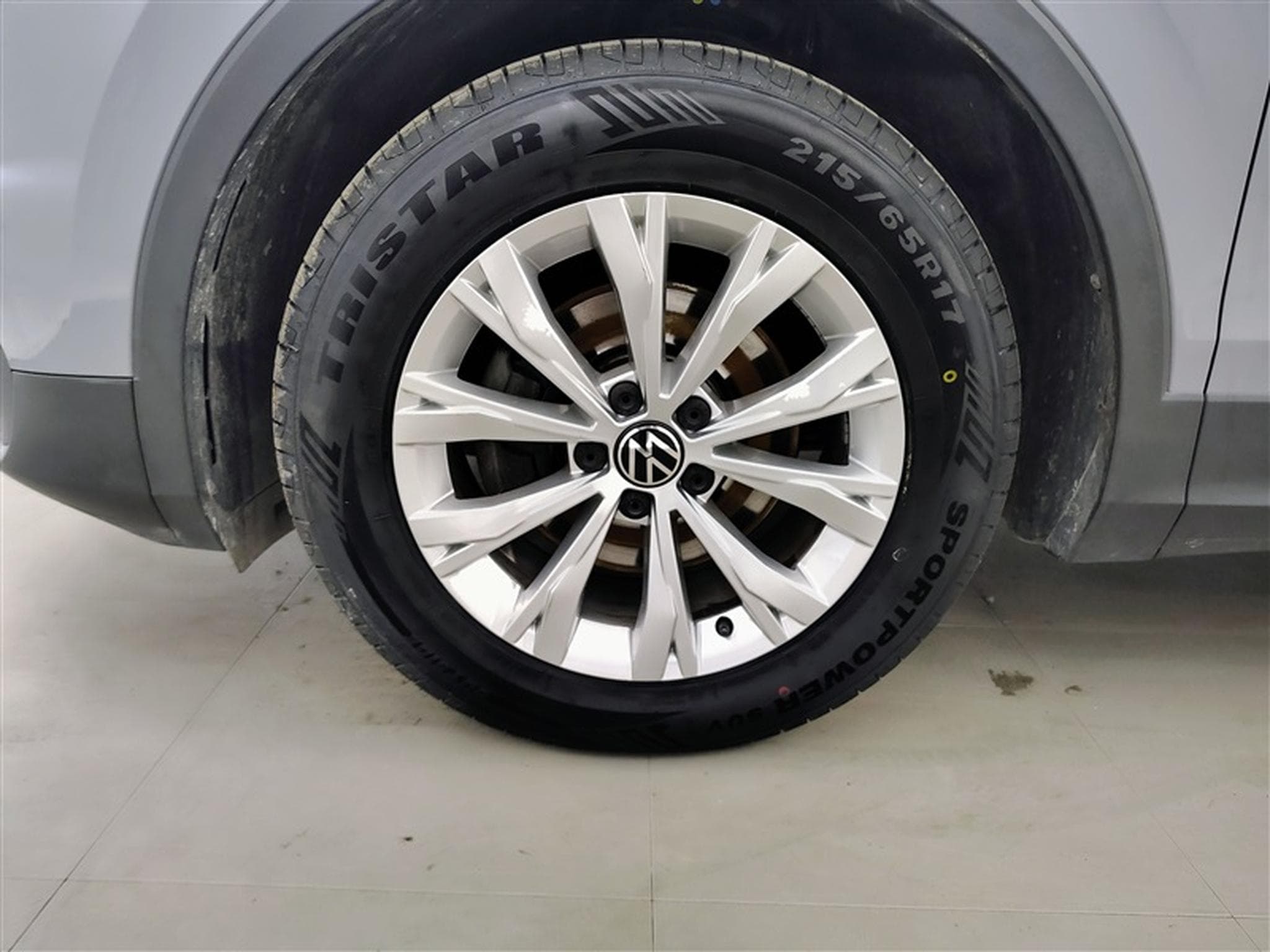 VW Tiguan 1.5 TSI ACT Active OPF (2021) - Photo 6