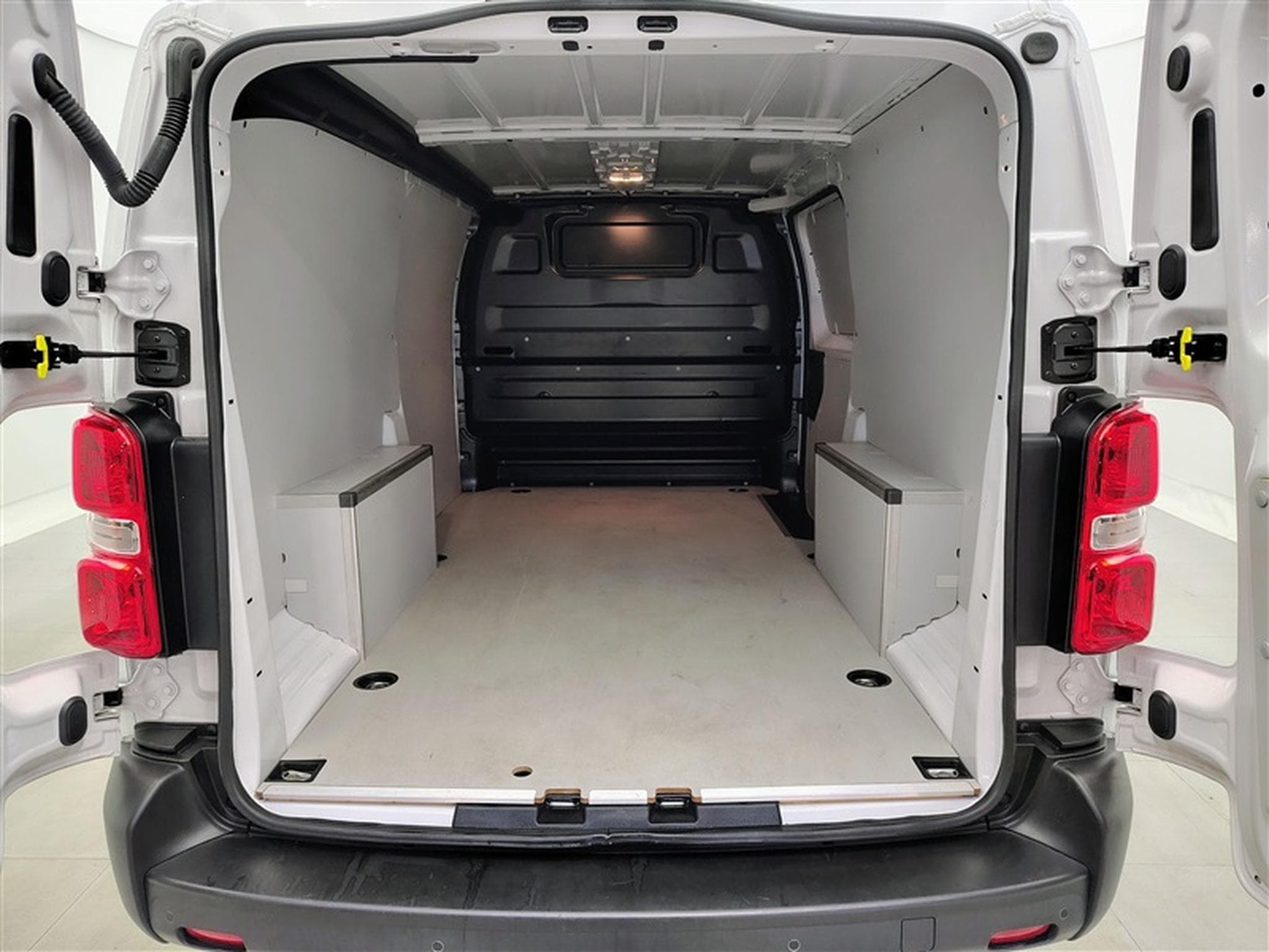 Fiat Scudo 2.0 M-Jet 180Cv AT8 L3 3PL / NAVI / CARPLAY / CAMERA (2024) - Photo 14
