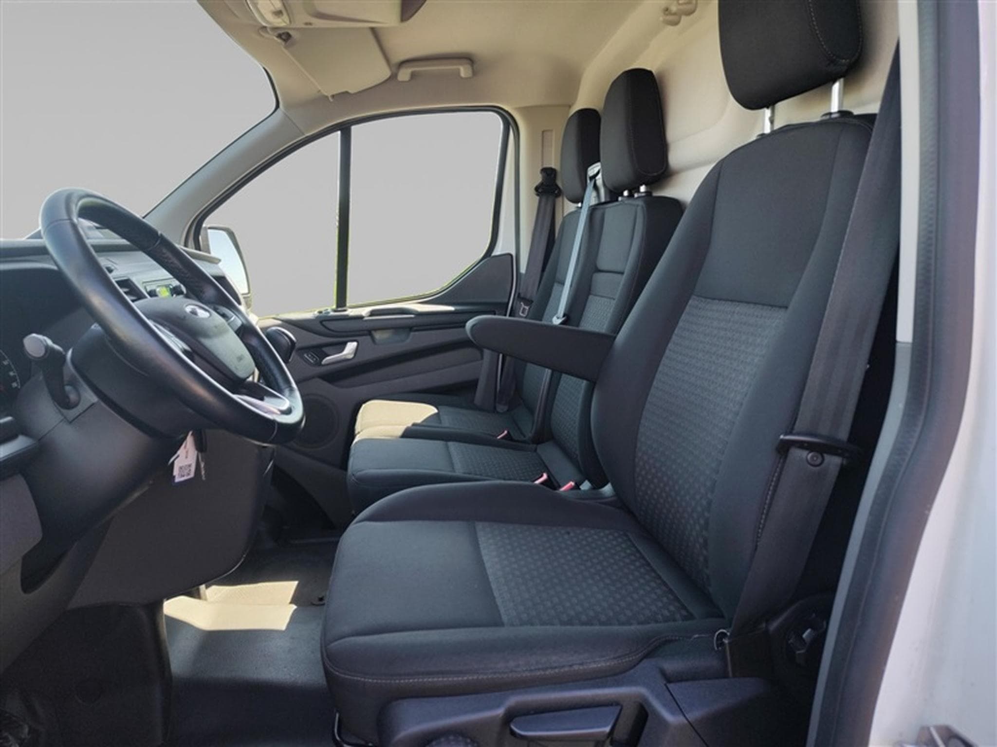 Ford Transit 2.0 TDCi L1H1 3PL CLIM / PDC AV-AR (2022) - Photo 7