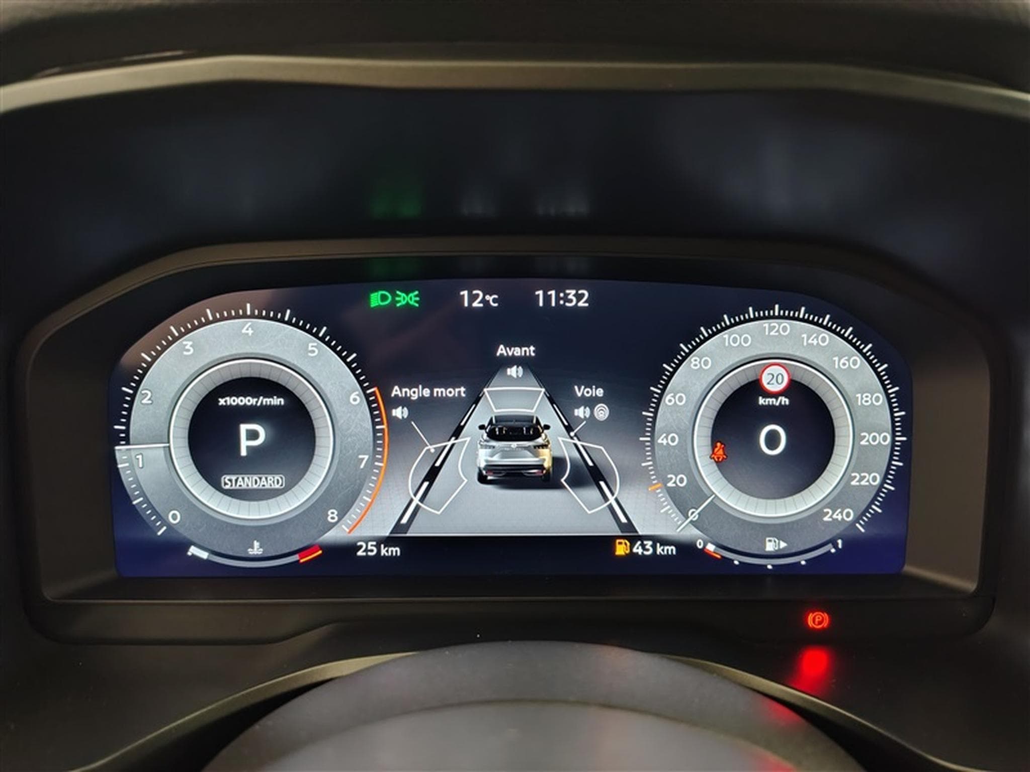 Nissan Qashqai 1.3 DIG-T MHEV X-Tronic N-Connecta CARPLAY / FULL LED / CAM (2026) - Photo 10