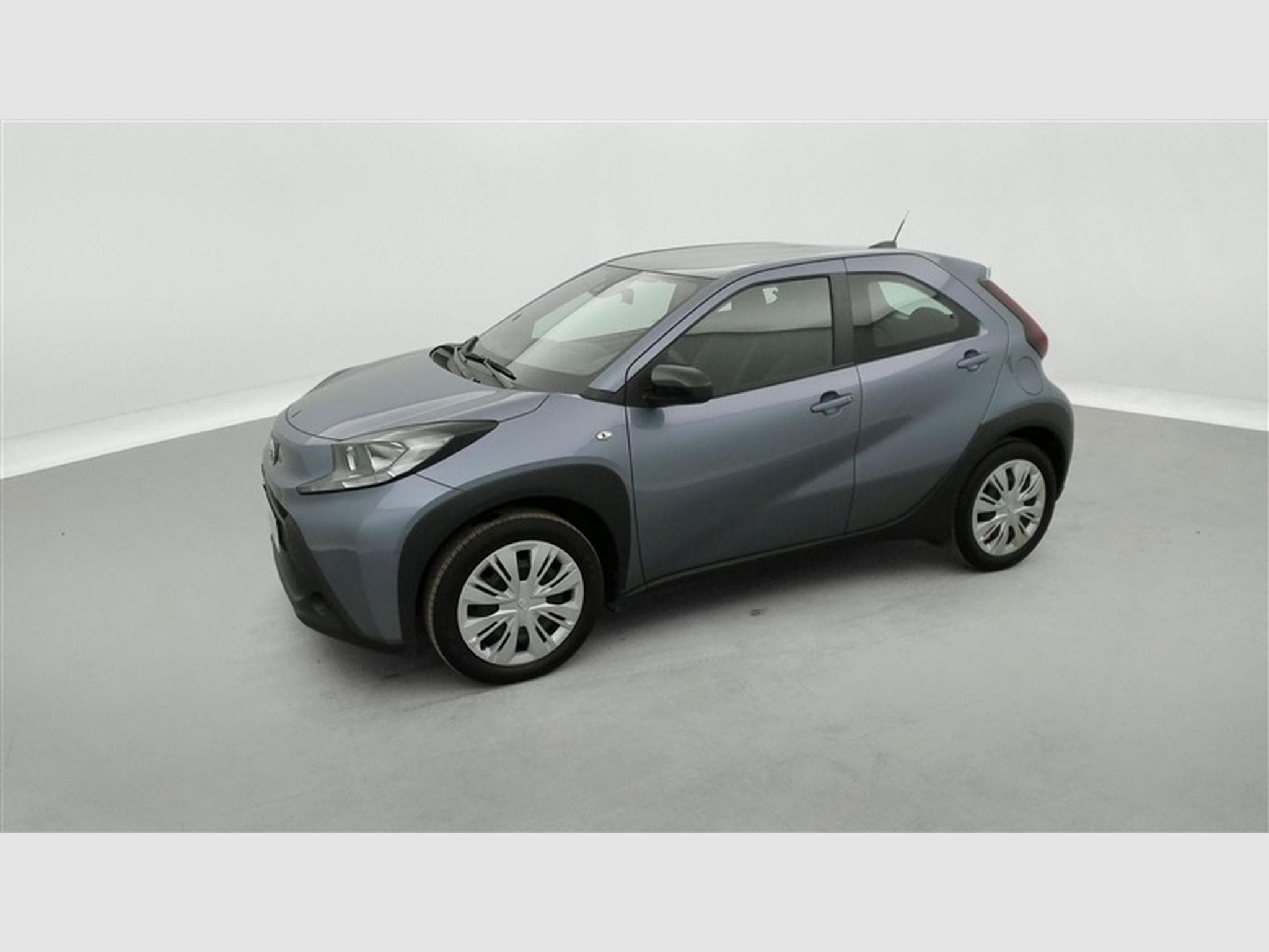 Toyota Aygo 1.0i VVT-i X Black Edition CVT (2025) - Photo 21