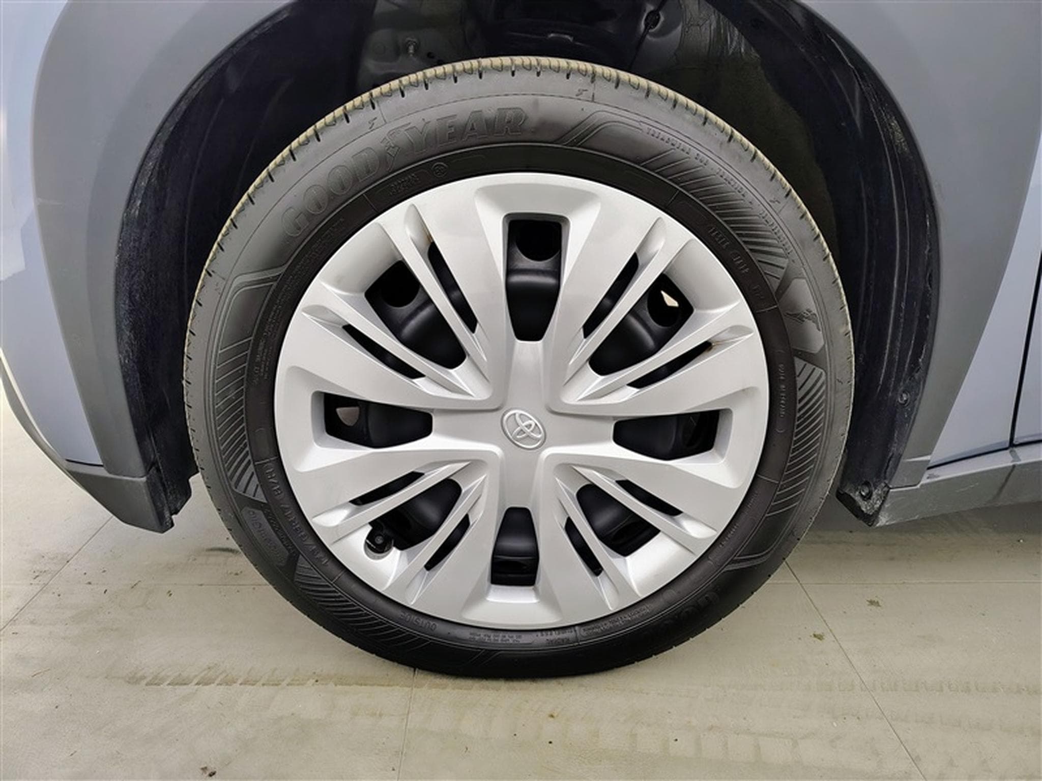 Toyota Aygo 1.0i VVT-i X Black Edition CVT (2025) - Photo 6