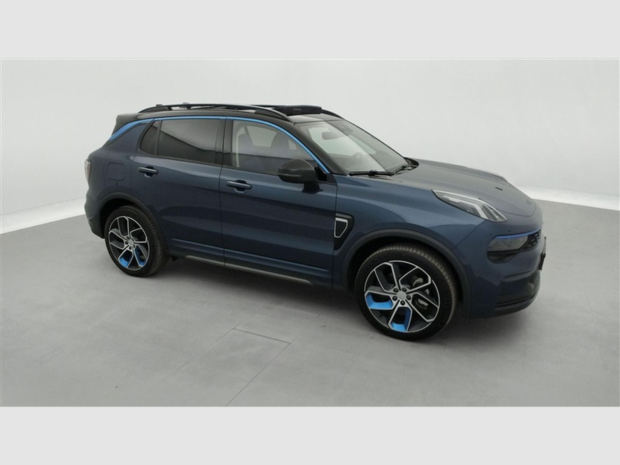 Lynk & Co 01 1.5 Turbo PHEV NAVI / FULL LED / PANO / CAMERA / ALU 20" (2023) - Photo 25