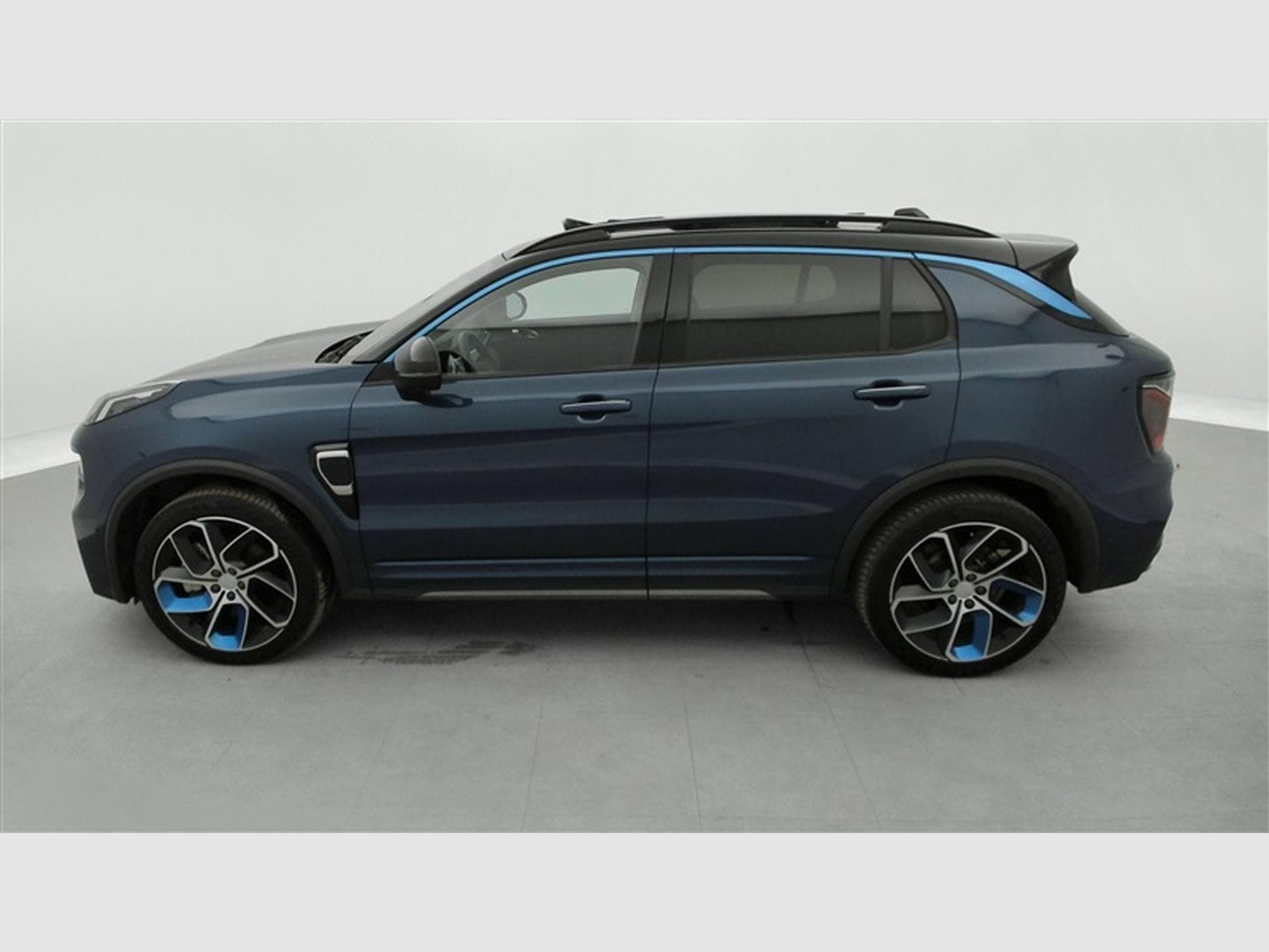 Lynk & Co 01 1.5 Turbo PHEV NAVI / FULL LED / PANO / CAMERA / ALU 20" (2023) - Photo 3