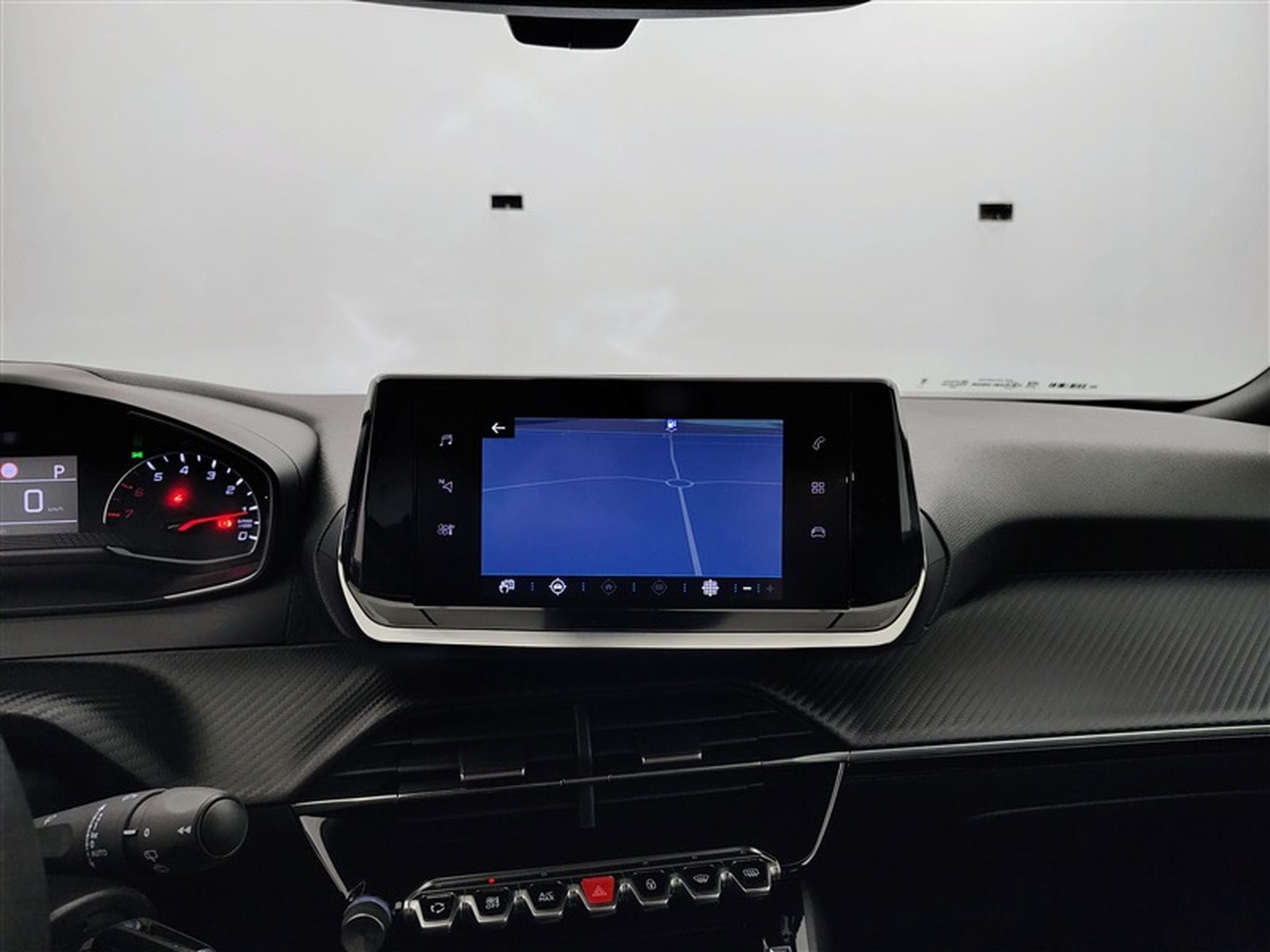 Peugeot 2008 1.2 PureTech STYLE 131cv EAT8 / NAV (2023) - Photo 11
