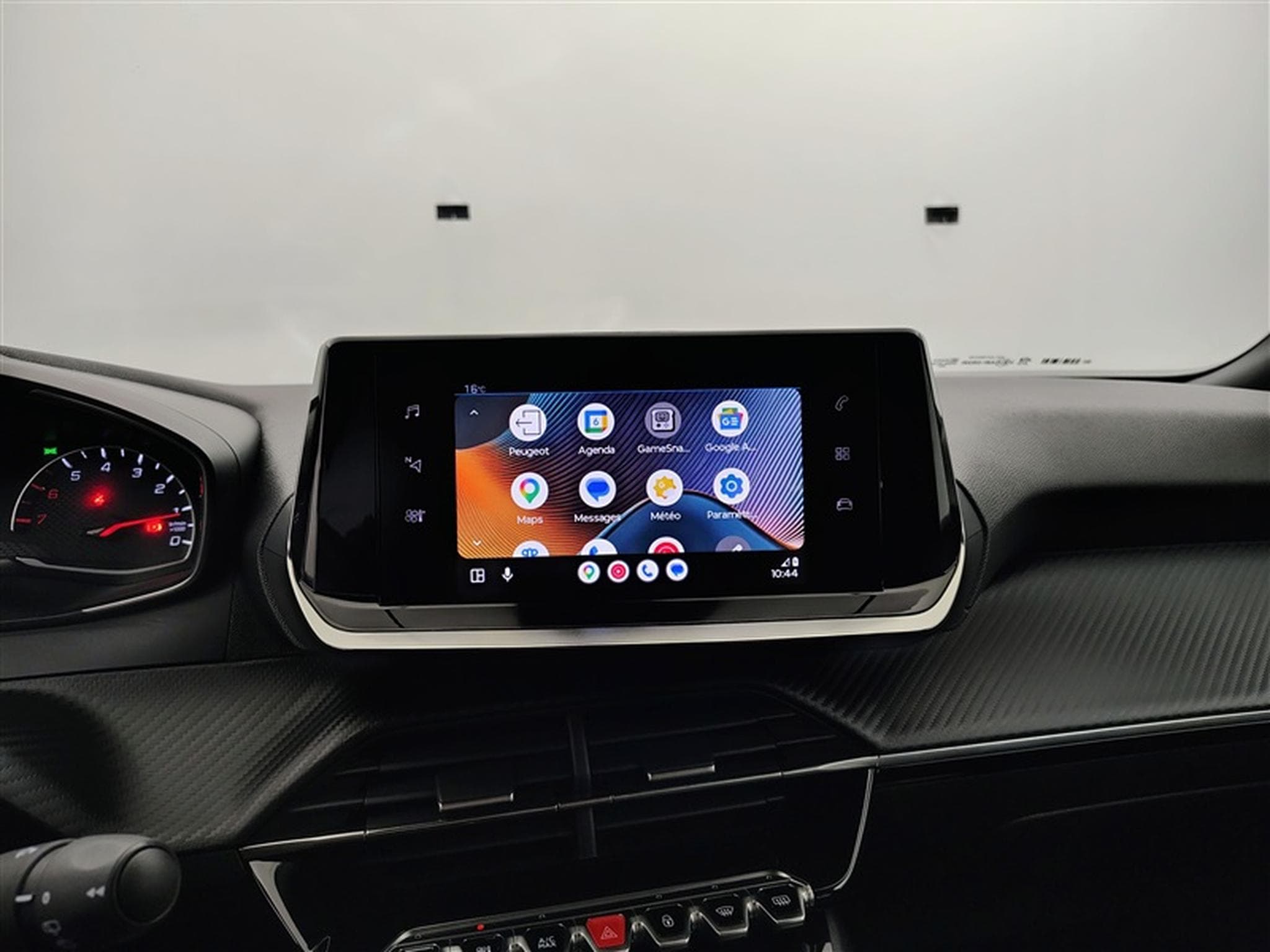 Peugeot 2008 1.2 PureTech STYLE 131cv EAT8 / NAV (2023) - Photo 19