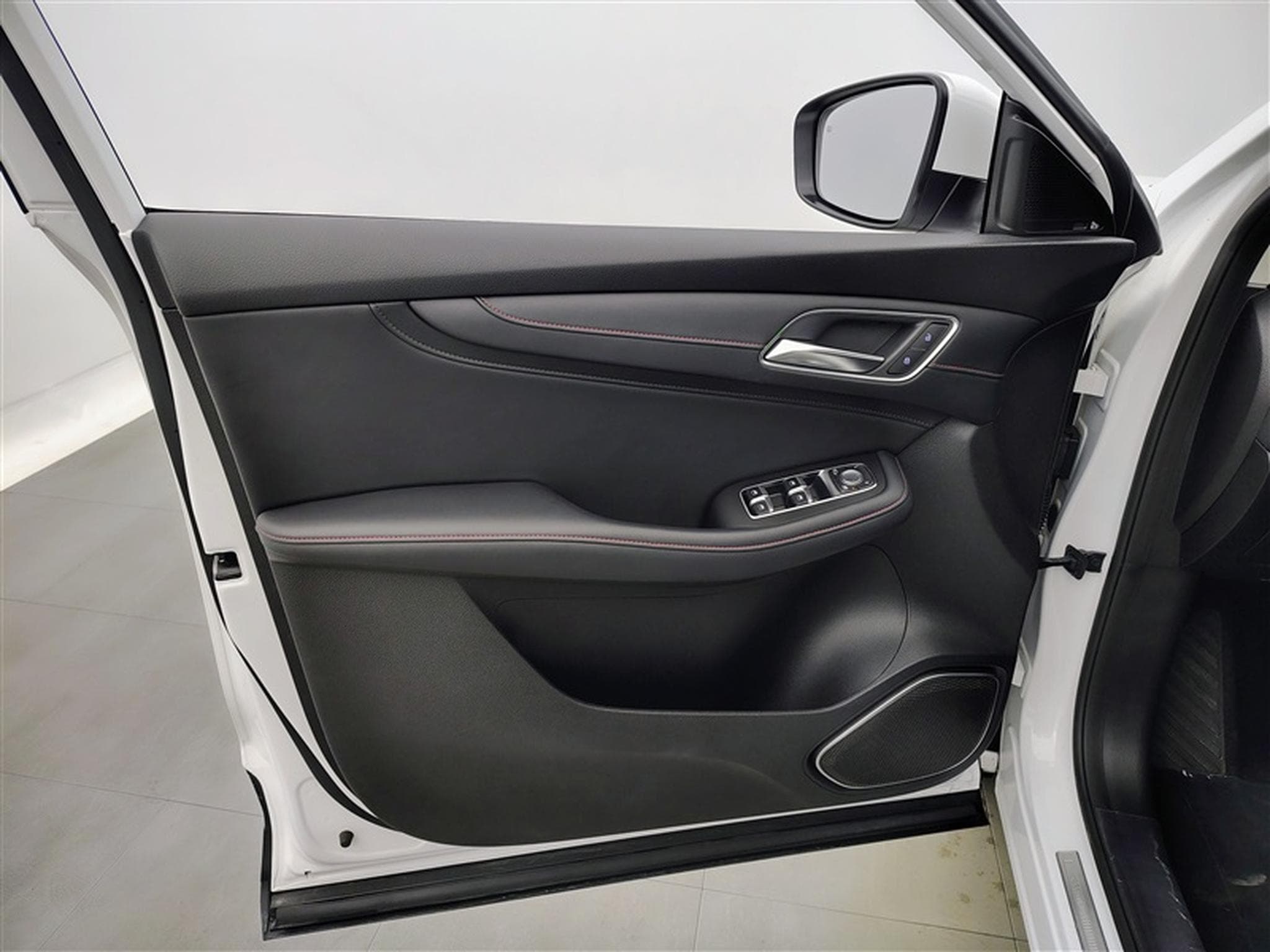 MG HS Facelift 1.5 T-GDi 160cv Comfort NAVI / FULL LED / CUIR (2024) - Photo 17