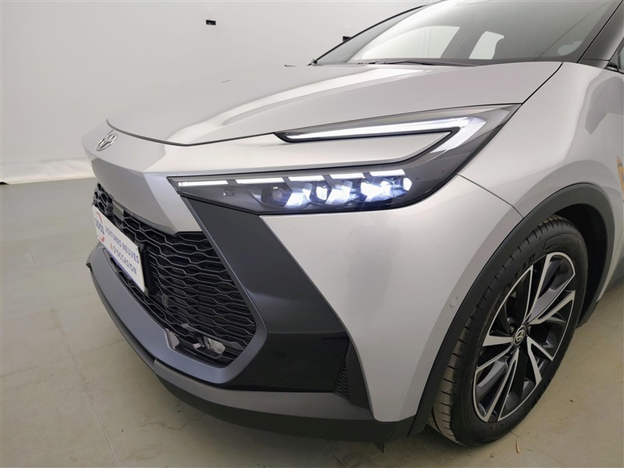 Toyota C-HR Hybrid HEV 1.8 Premium Bi-Tone E-CVT°NAV°CARPLAY°CAMERA360 (2024) - Photo 15
