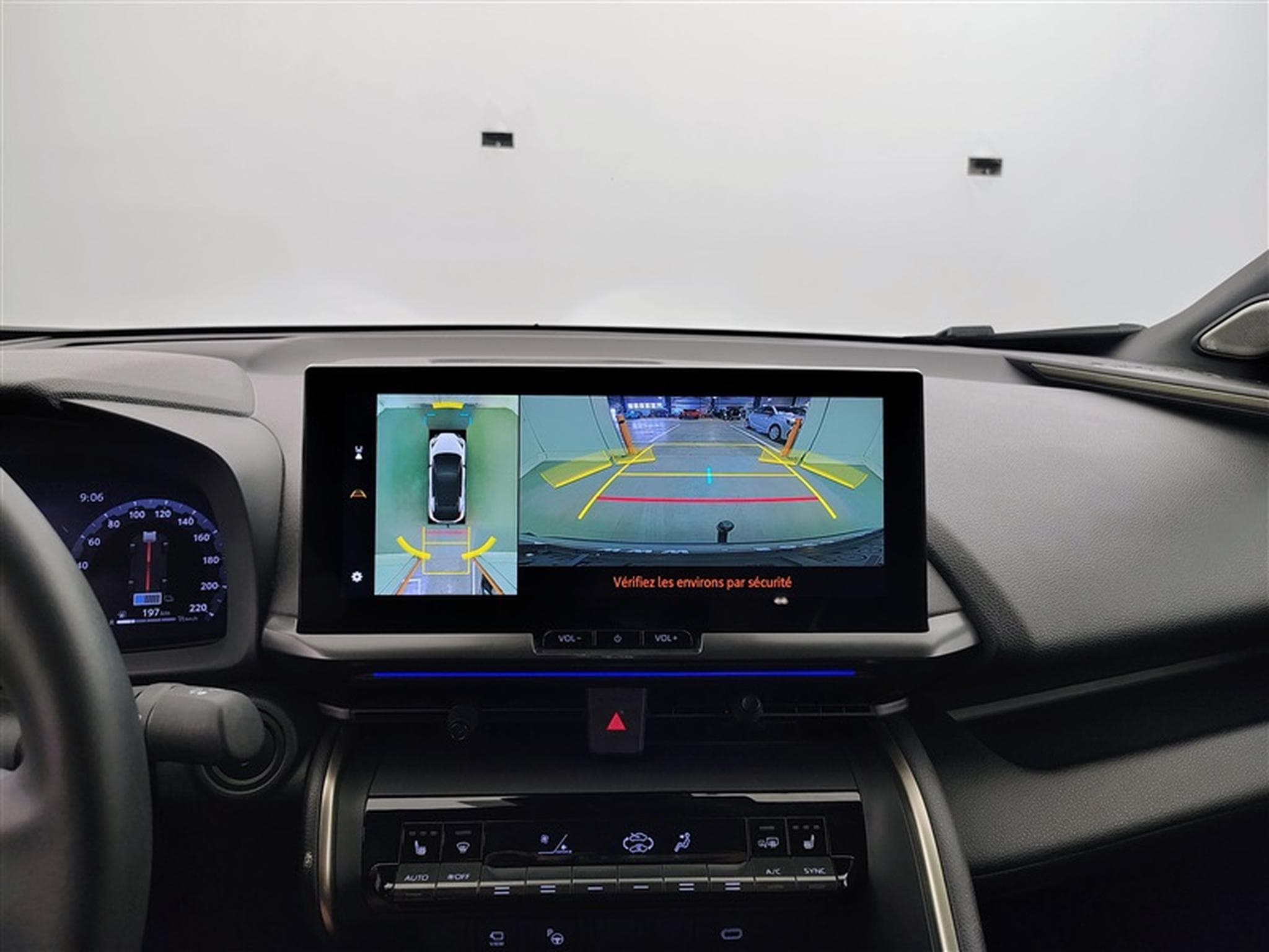Toyota C-HR Hybrid HEV 1.8 Premium Bi-Tone E-CVT°NAV°CARPLAY°CAMERA360 (2024) - Photo 18