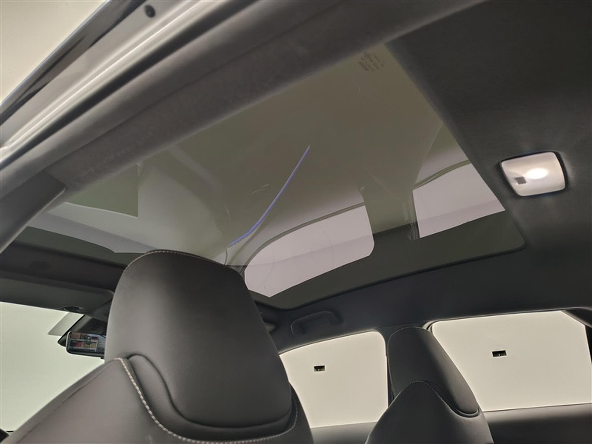 Toyota C-HR Hybrid HEV 1.8 Premium Bi-Tone E-CVT°NAV°CARPLAY°CAMERA360 (2024) - Photo 19