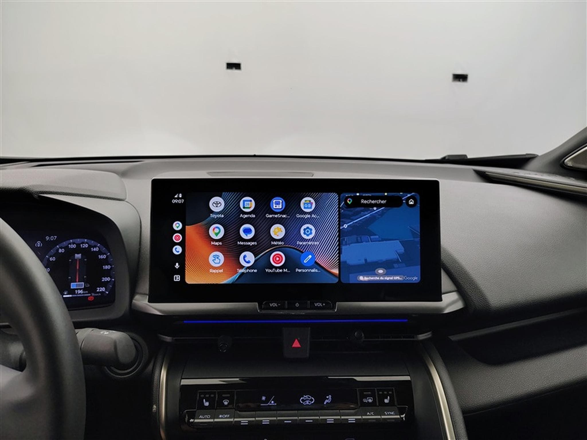 Toyota C-HR Hybrid HEV 1.8 Premium Bi-Tone E-CVT°NAV°CARPLAY°CAMERA360 (2024) - Photo 24