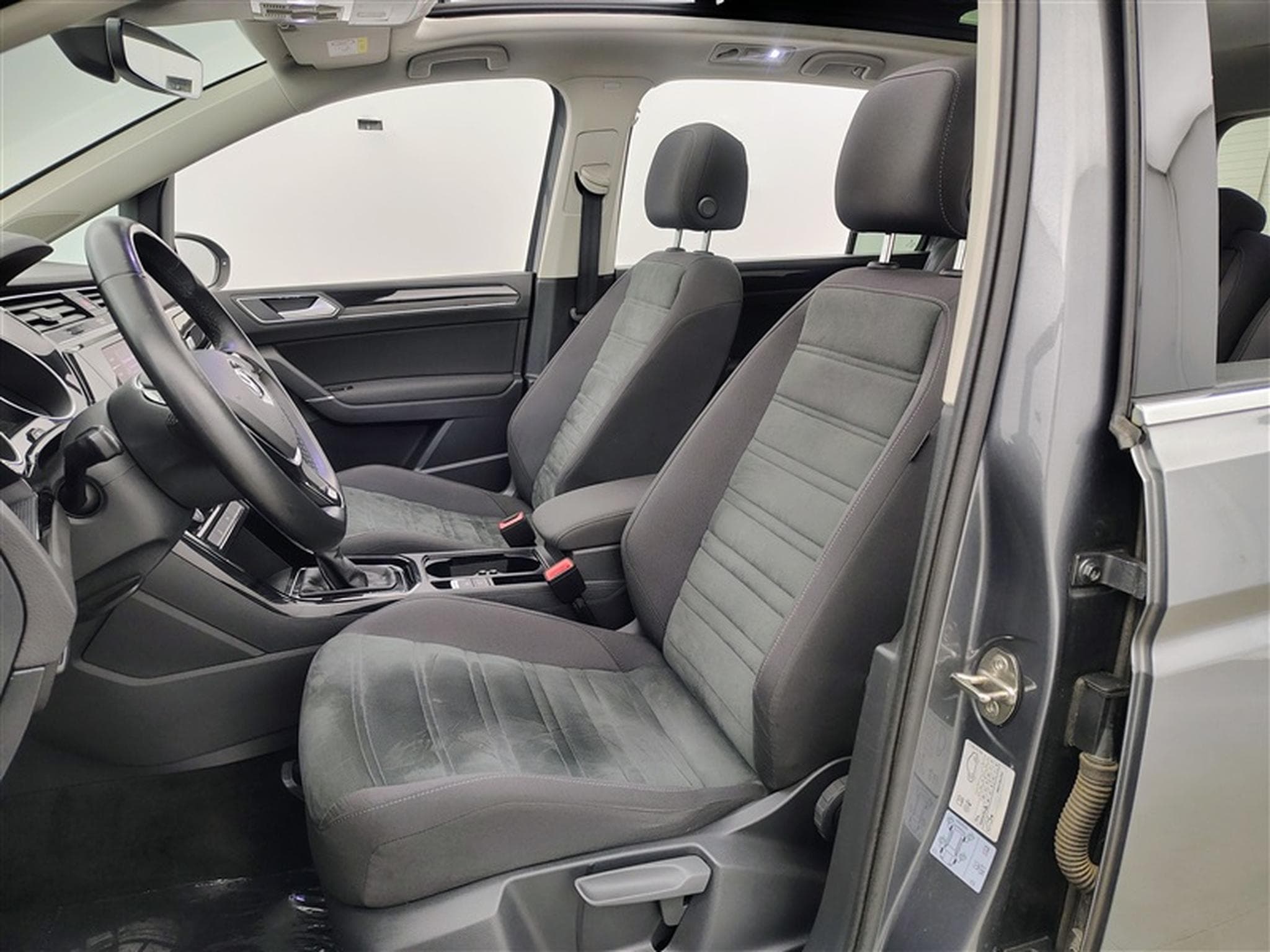 VW Touran 1.5 TSI Highline DSG/ALCANTARA/NAVI/TO PANO/FULL LED (2020) - Photo 7