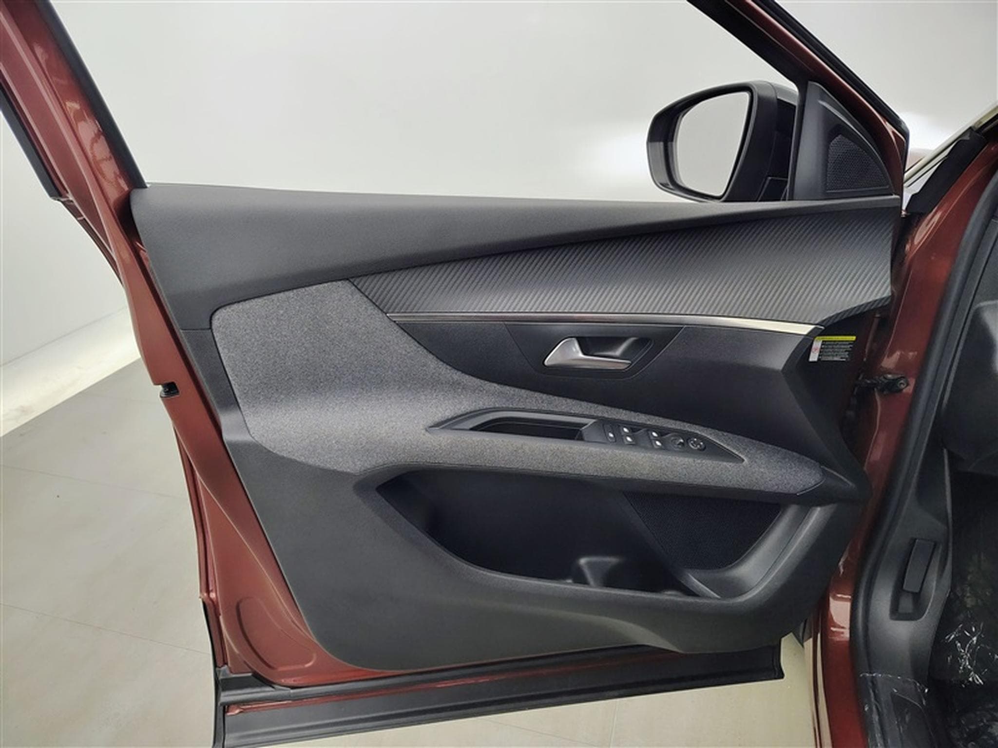 Peugeot 5008 1.2 PureTech EAT8 Active Pack 7Pl NAVI / FULL LED (2023) - Photo 16