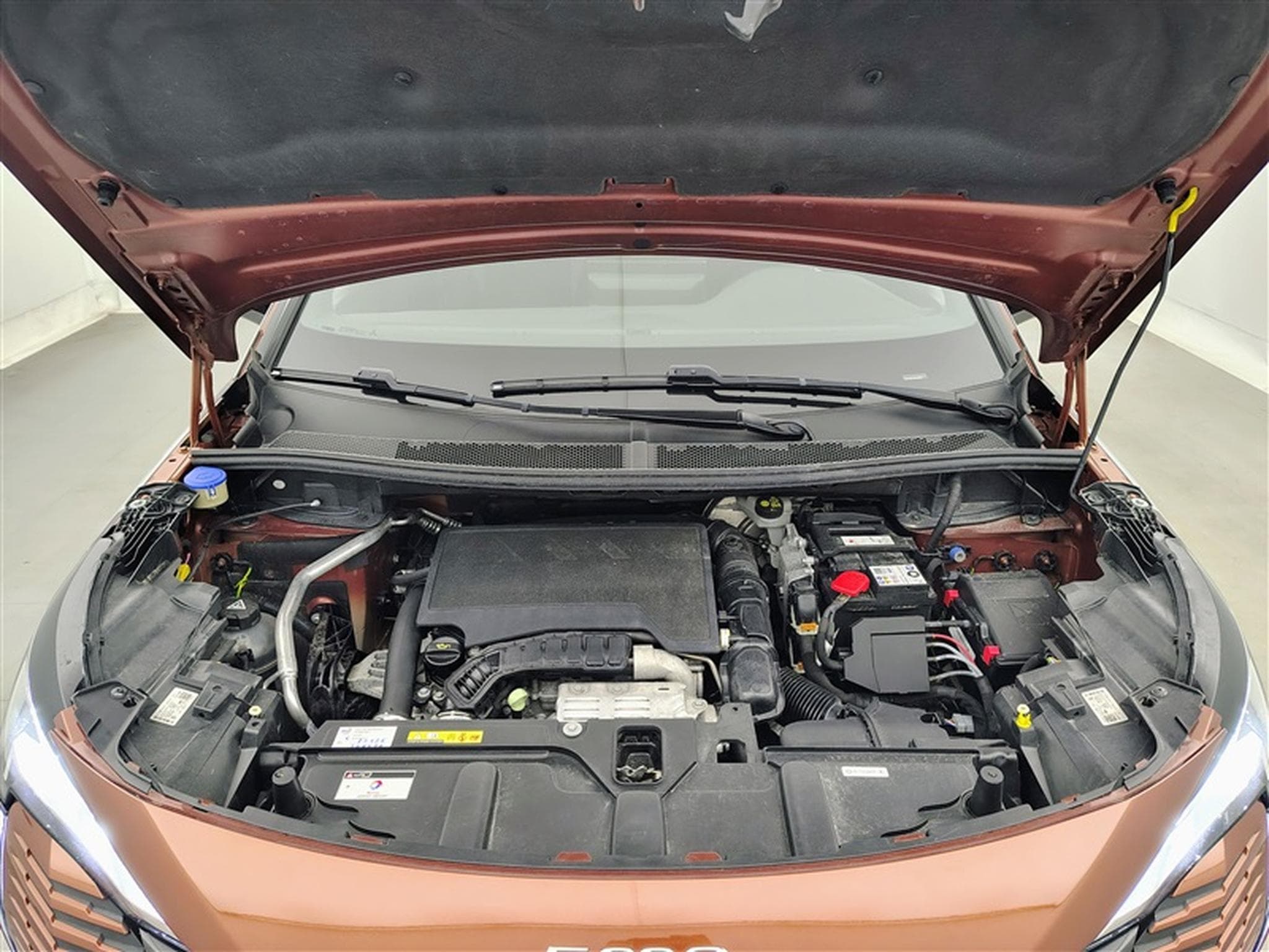 Peugeot 5008 1.2 PureTech EAT8 Active Pack 7Pl NAVI / FULL LED (2023) - Photo 18