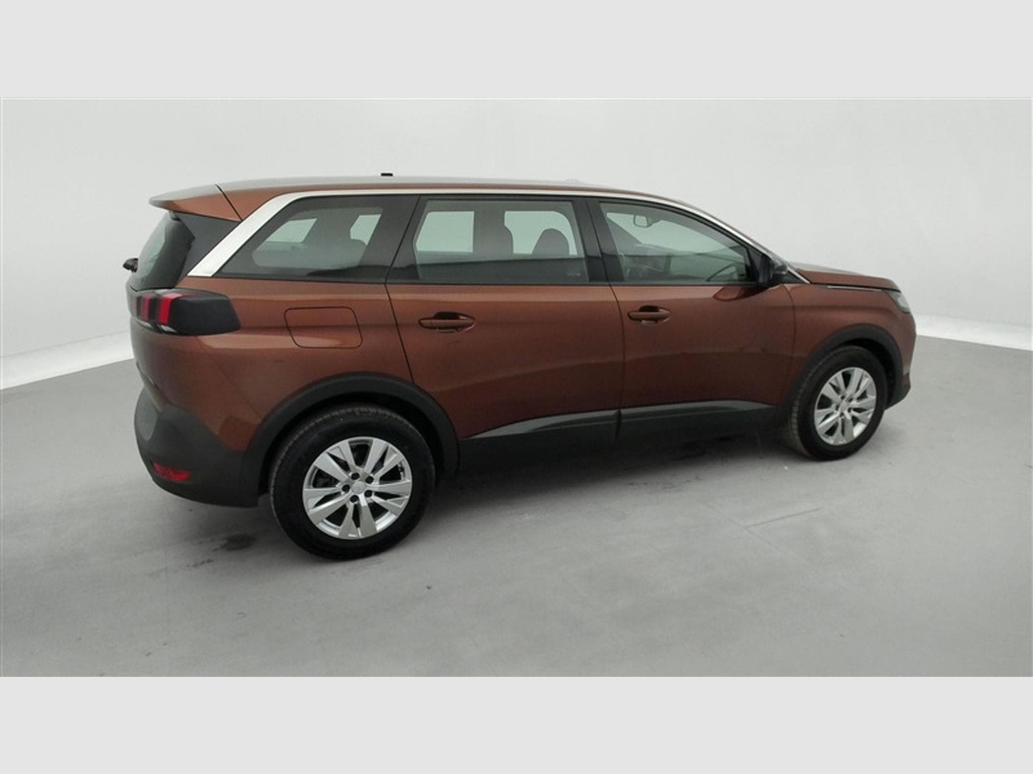 Peugeot 5008 1.2 PureTech EAT8 Active Pack 7Pl NAVI / FULL LED (2023) - Photo 24