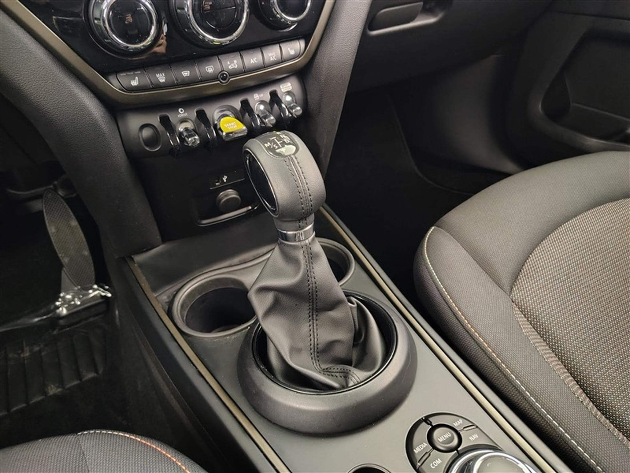 MINI Countryman 1.5A PHEV Cooper SE ALL4/NAVI/FULL LED/JA17/PDC (2023) - Photo 12